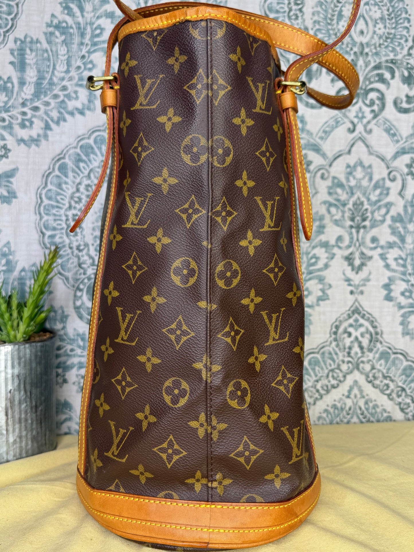Louis Vuitton Bucket GM #1