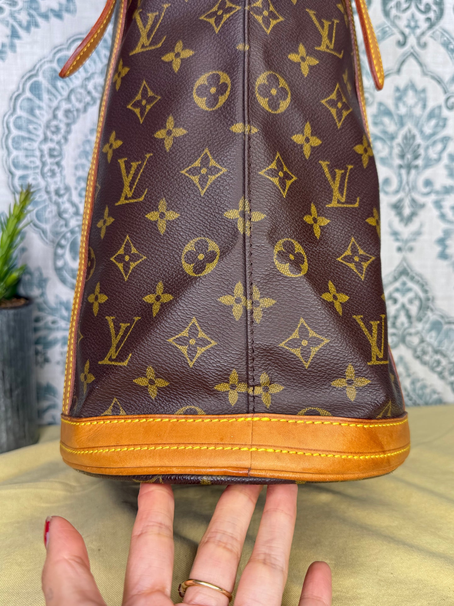 Louis Vuitton Bucket GM #1