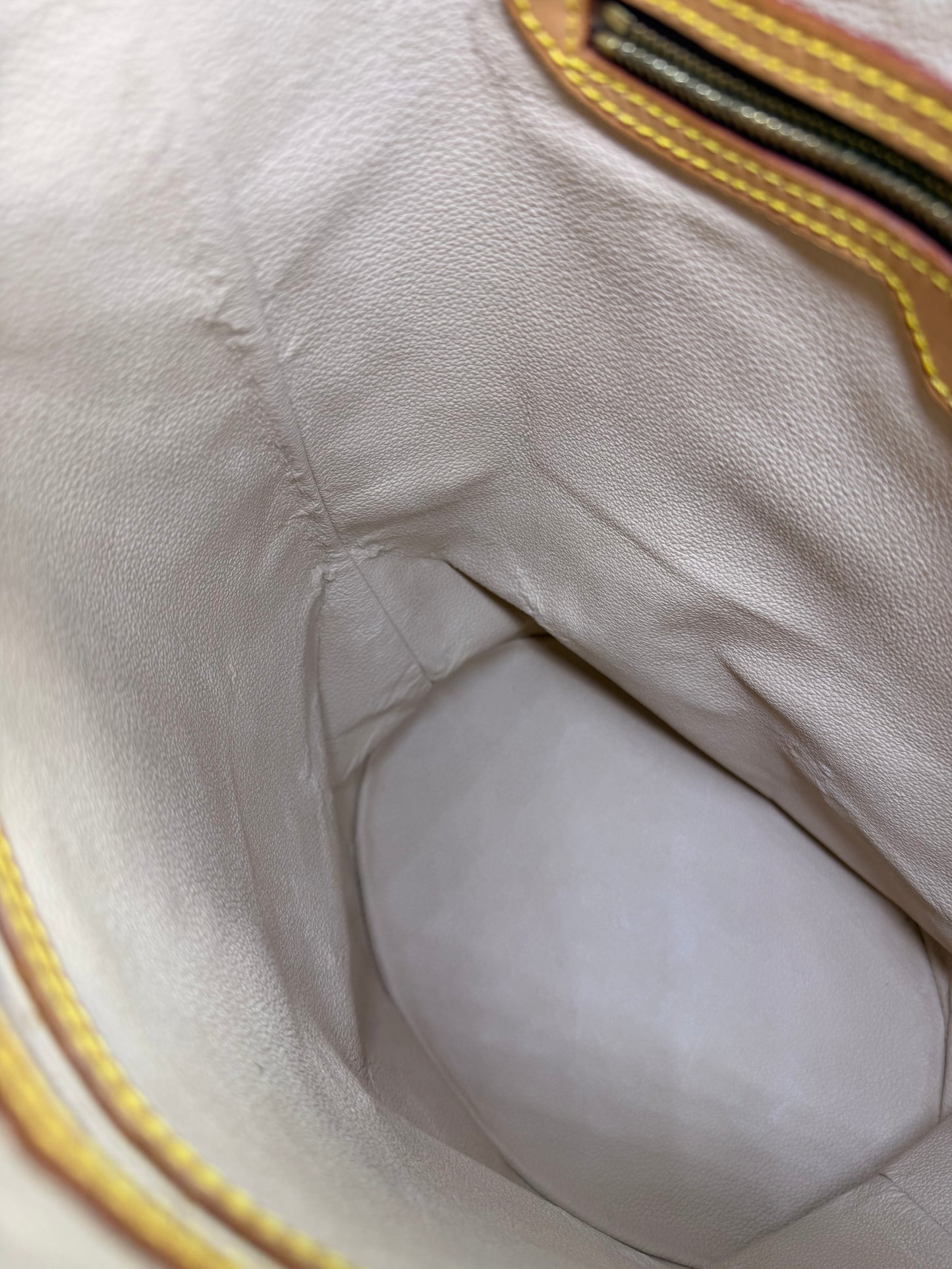 Louis Vuitton Bucket GM #1