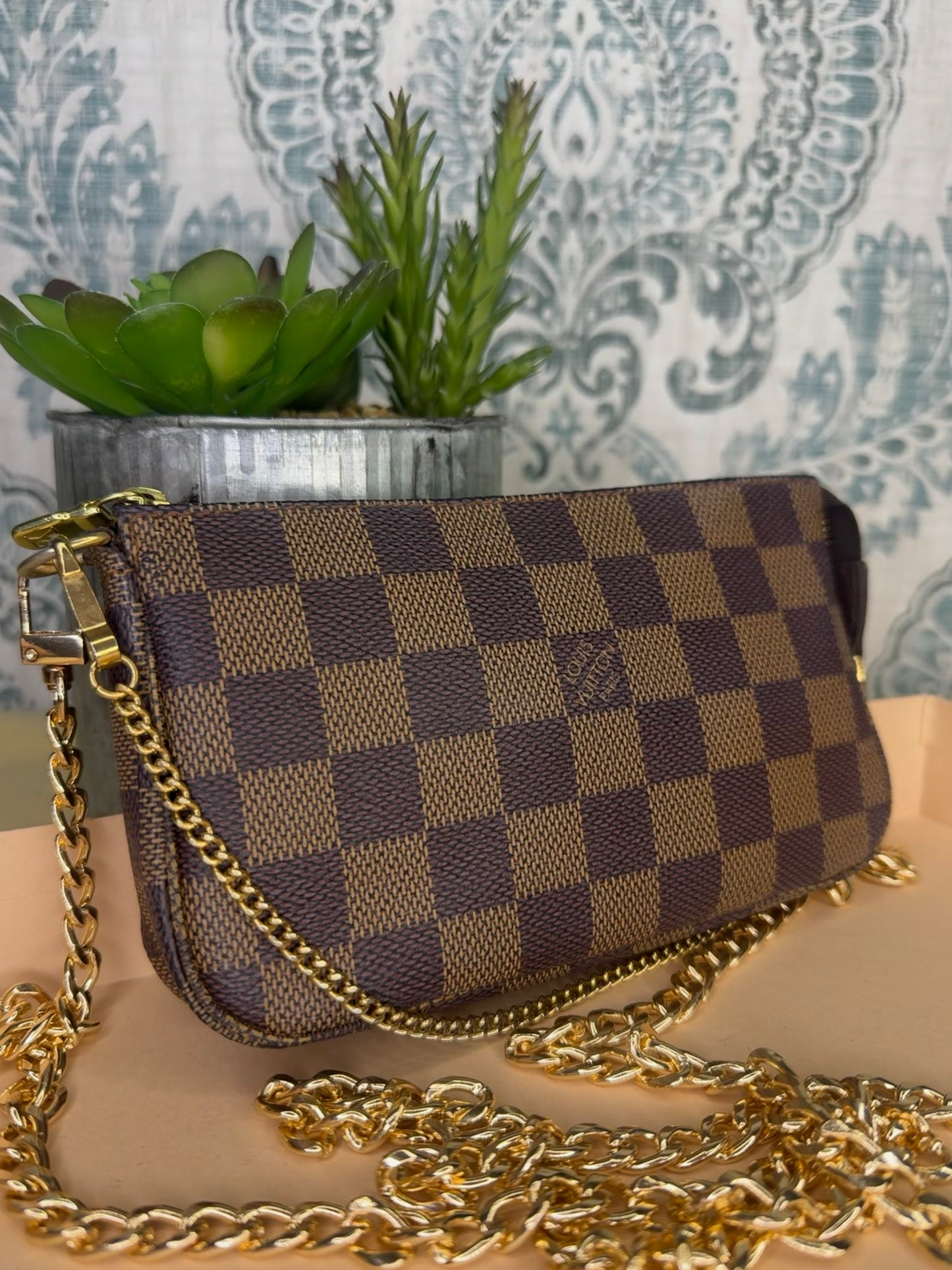 Louis Vuitton Damier Ebene Bucket Pochette