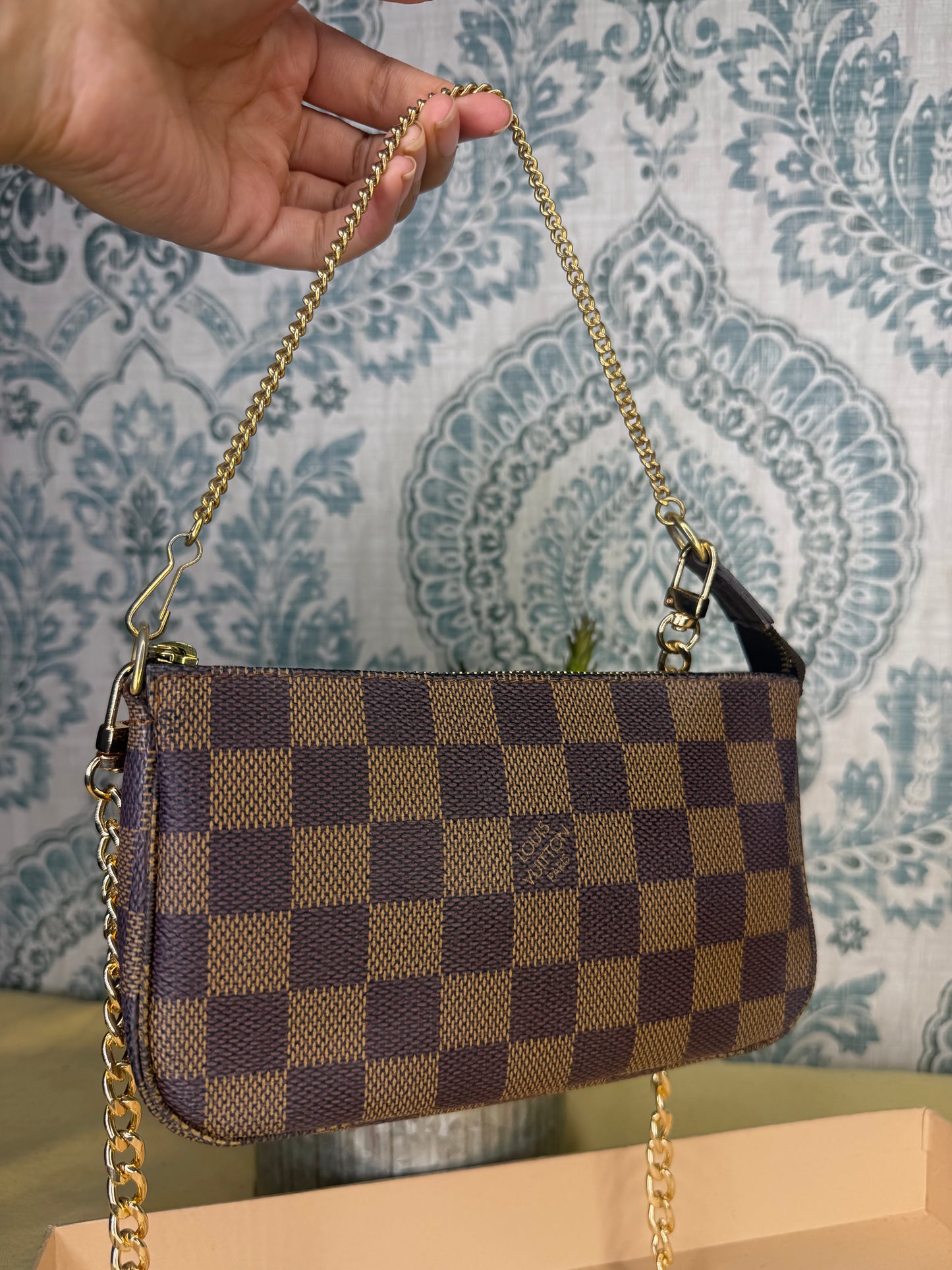 Louis Vuitton Damier Ebene Bucket Pochette