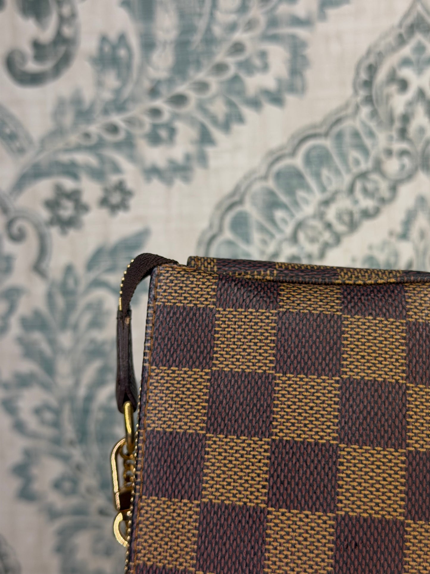Louis Vuitton Damier Ebene Bucket Pochette