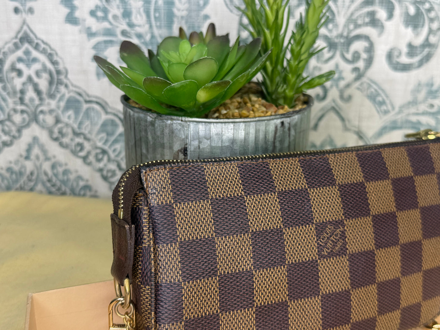 Louis Vuitton Damier Ebene Bucket Pochette