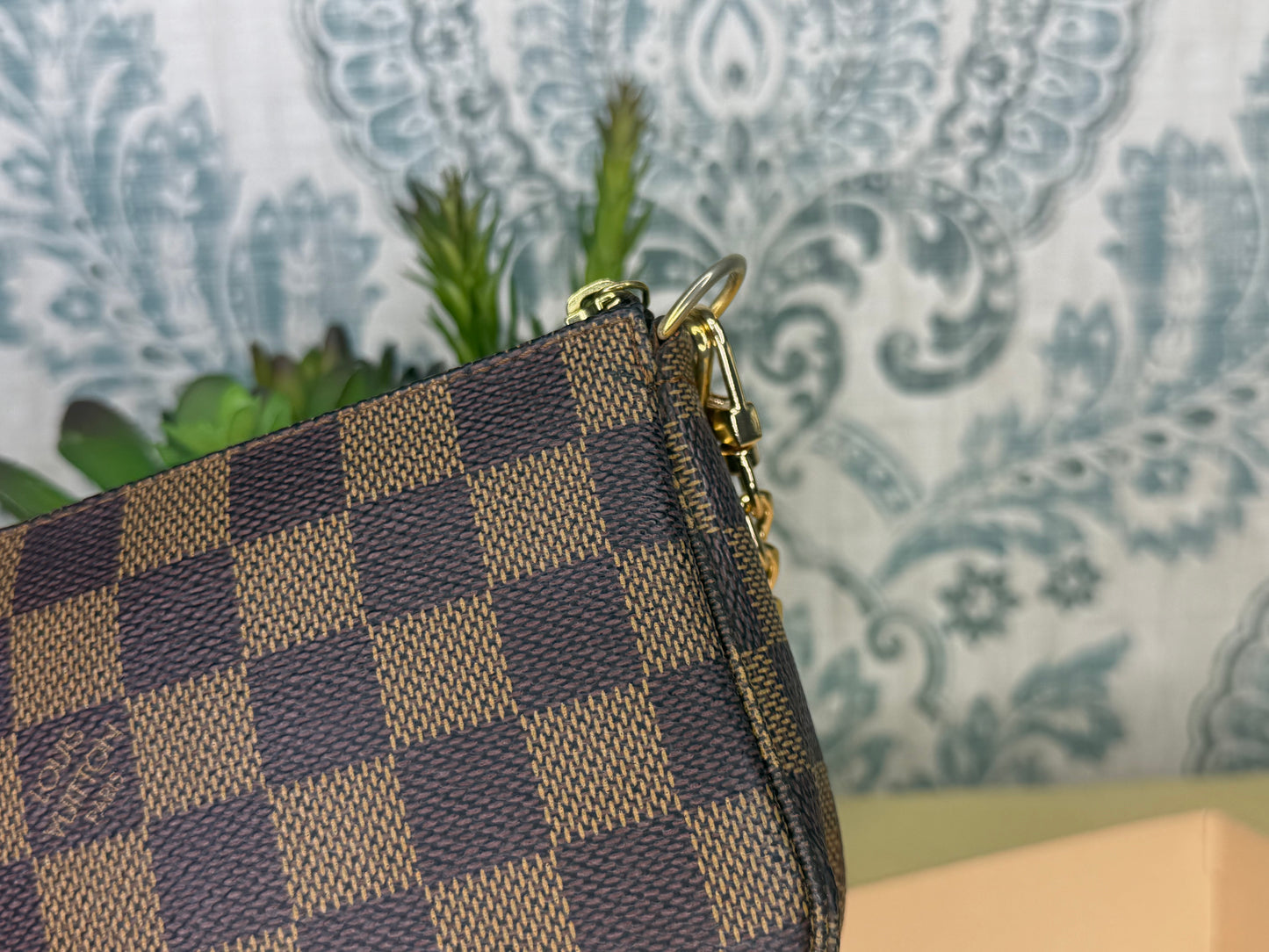 Louis Vuitton Damier Ebene Bucket Pochette