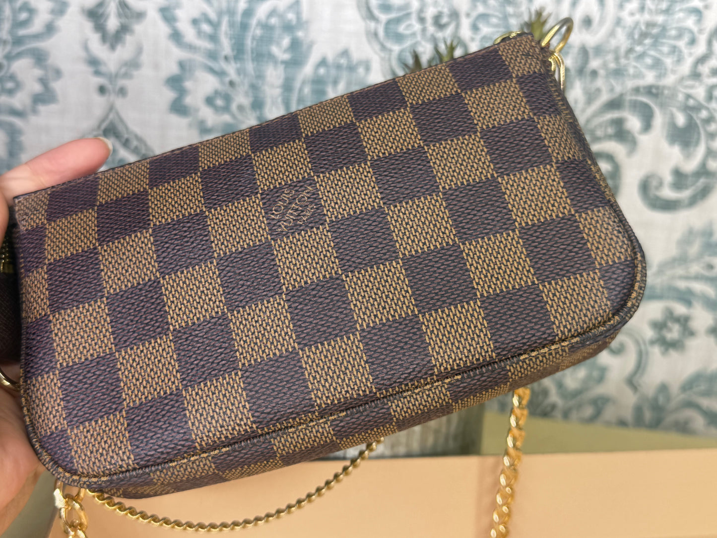 Louis Vuitton Damier Ebene Bucket Pochette