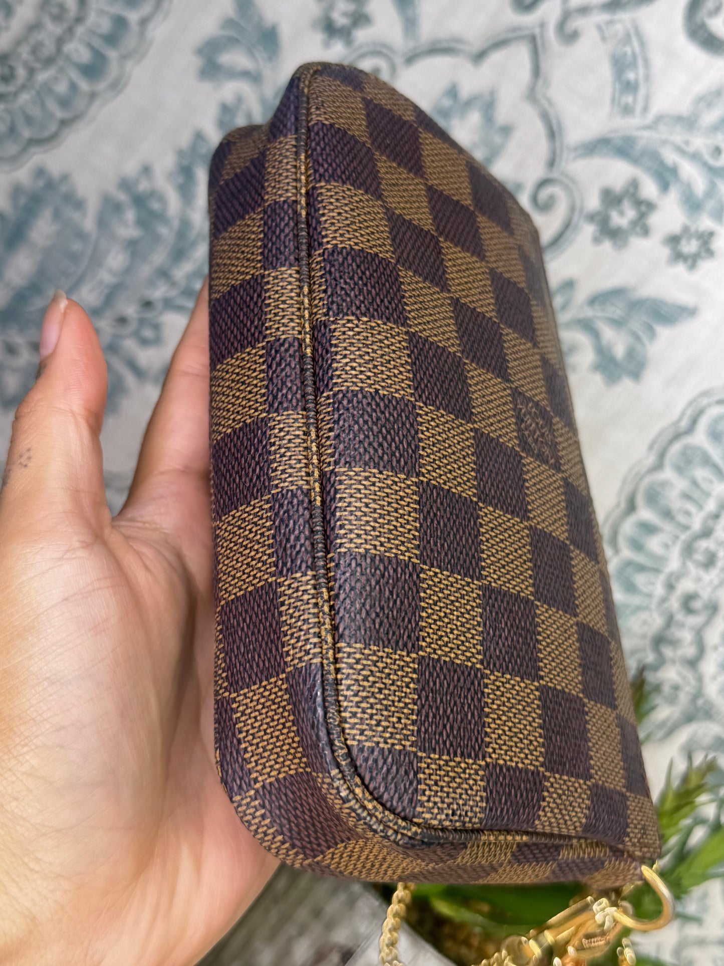 Louis Vuitton Damier Ebene Bucket Pochette