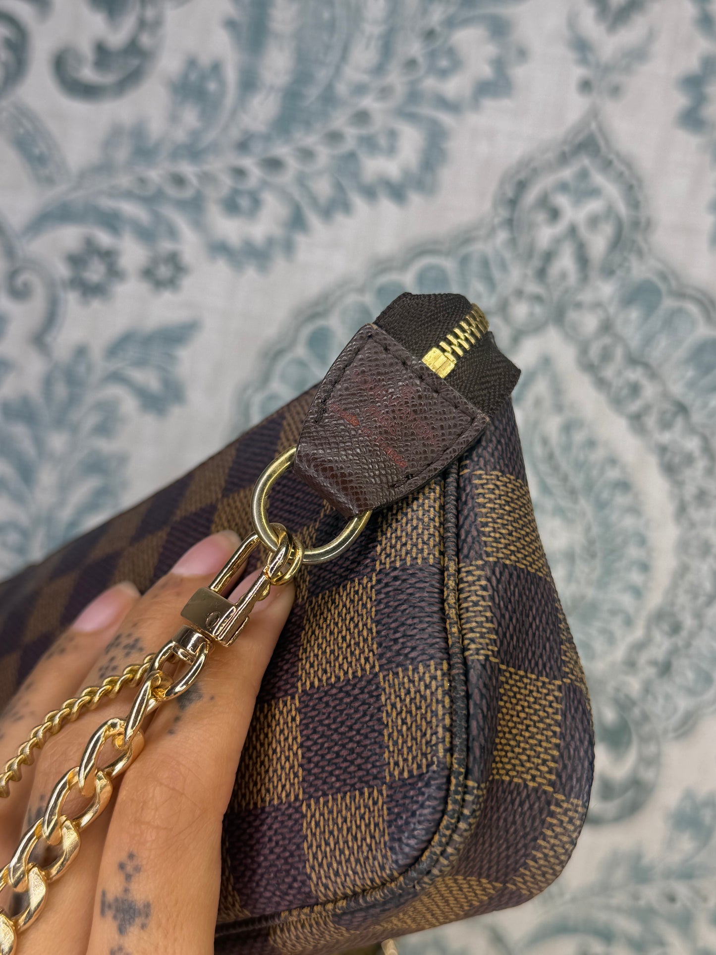 Louis Vuitton Damier Ebene Bucket Pochette