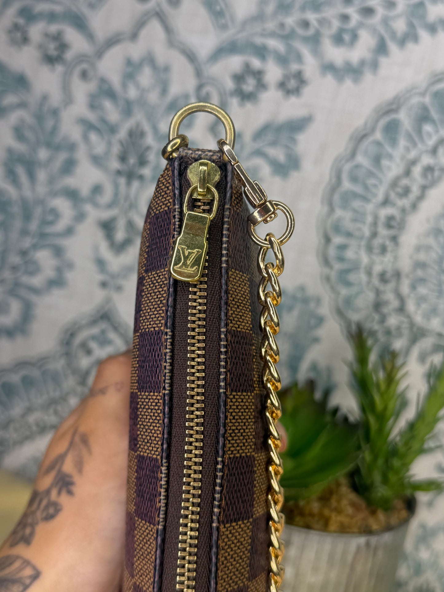Louis Vuitton Damier Ebene Bucket Pochette