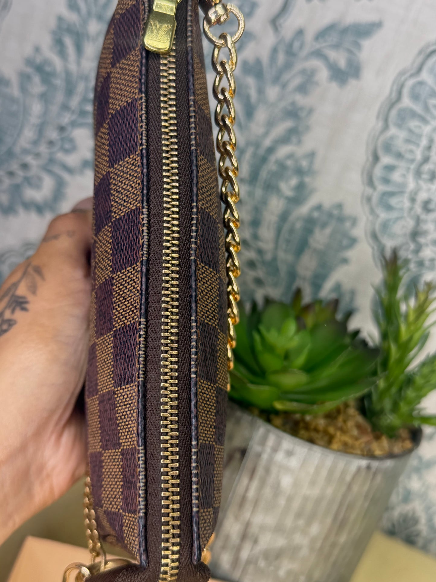 Louis Vuitton Damier Ebene Bucket Pochette