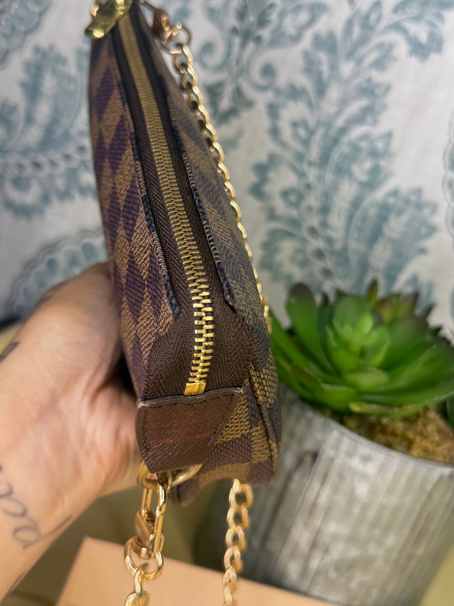 Louis Vuitton Damier Ebene Bucket Pochette