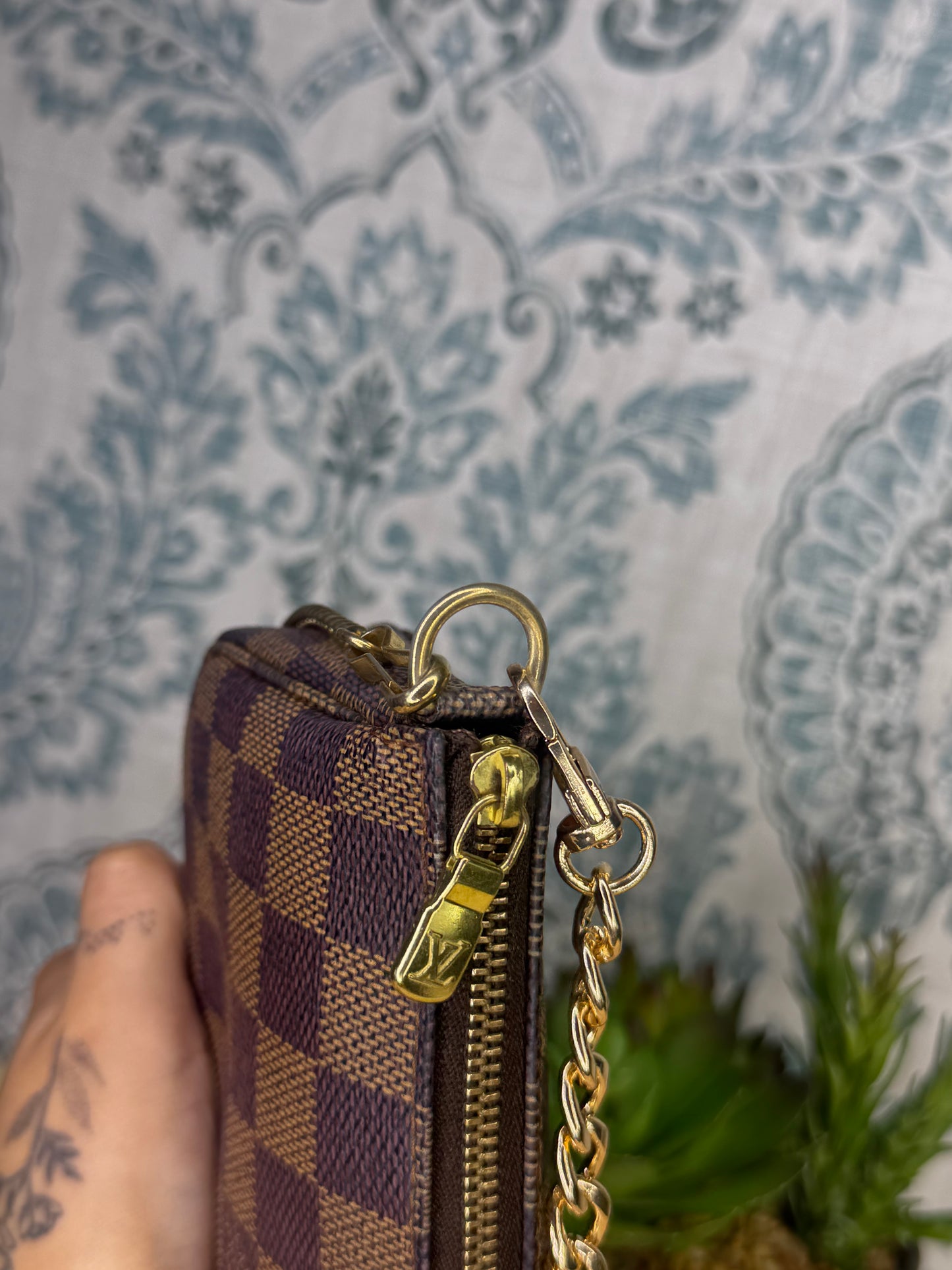 Louis Vuitton Damier Ebene Bucket Pochette