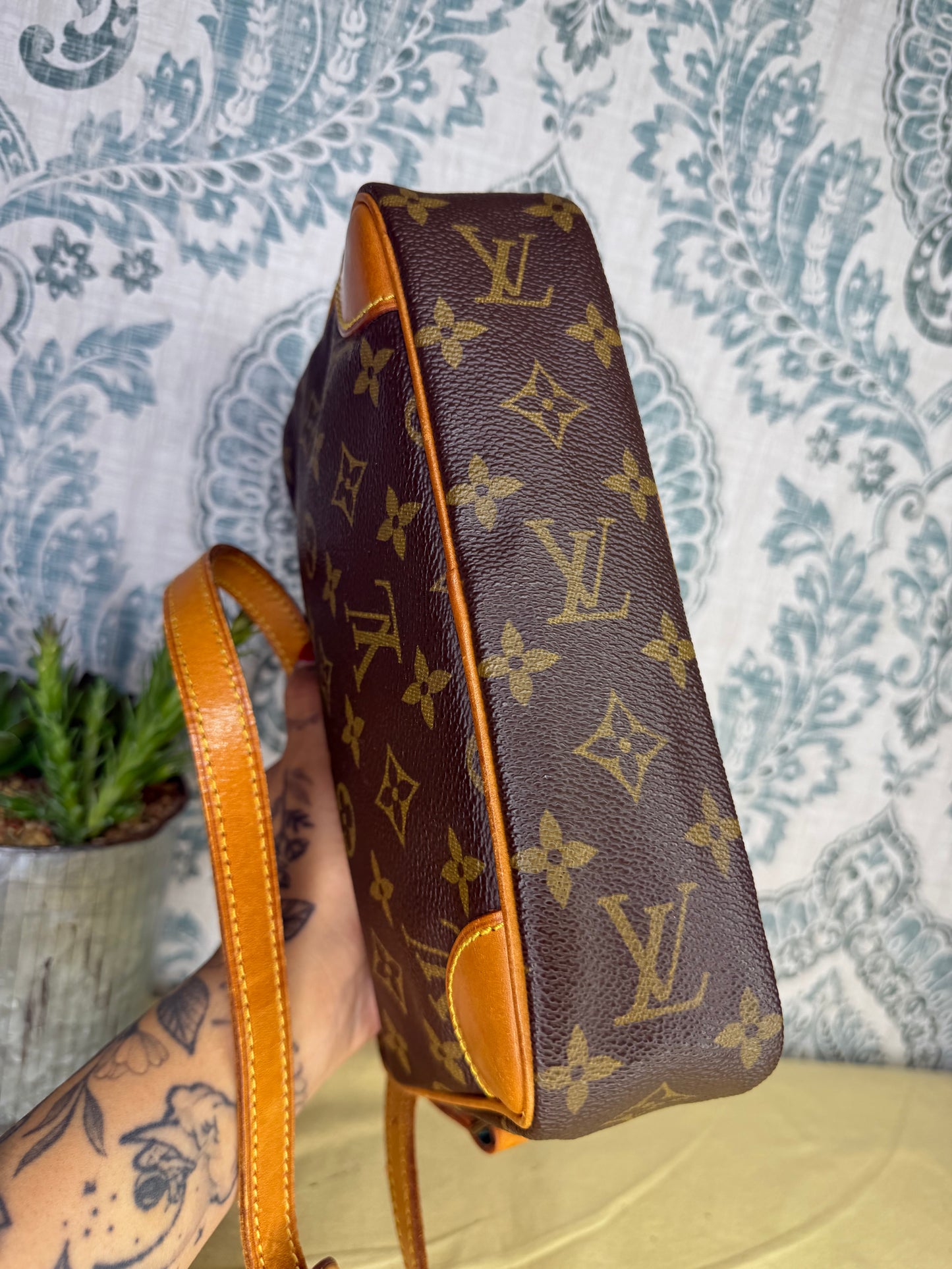 Louis Vuitton Trocadero 23