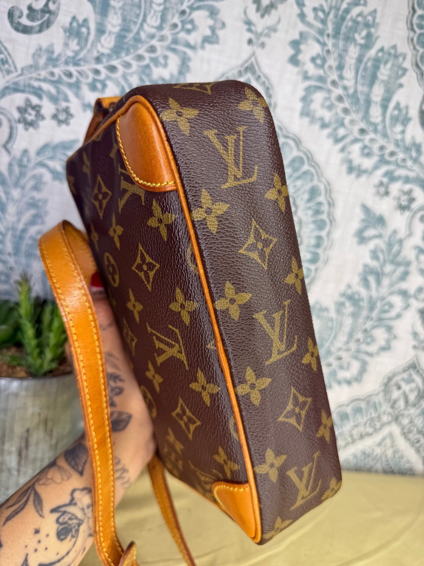 Louis Vuitton Trocadero 23