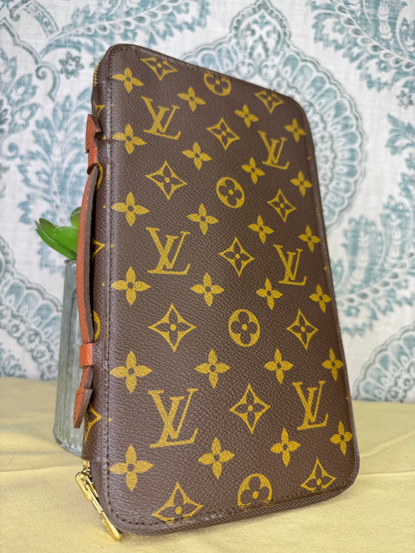 Louis Vuitton Escapade Travel Organizer Wallet