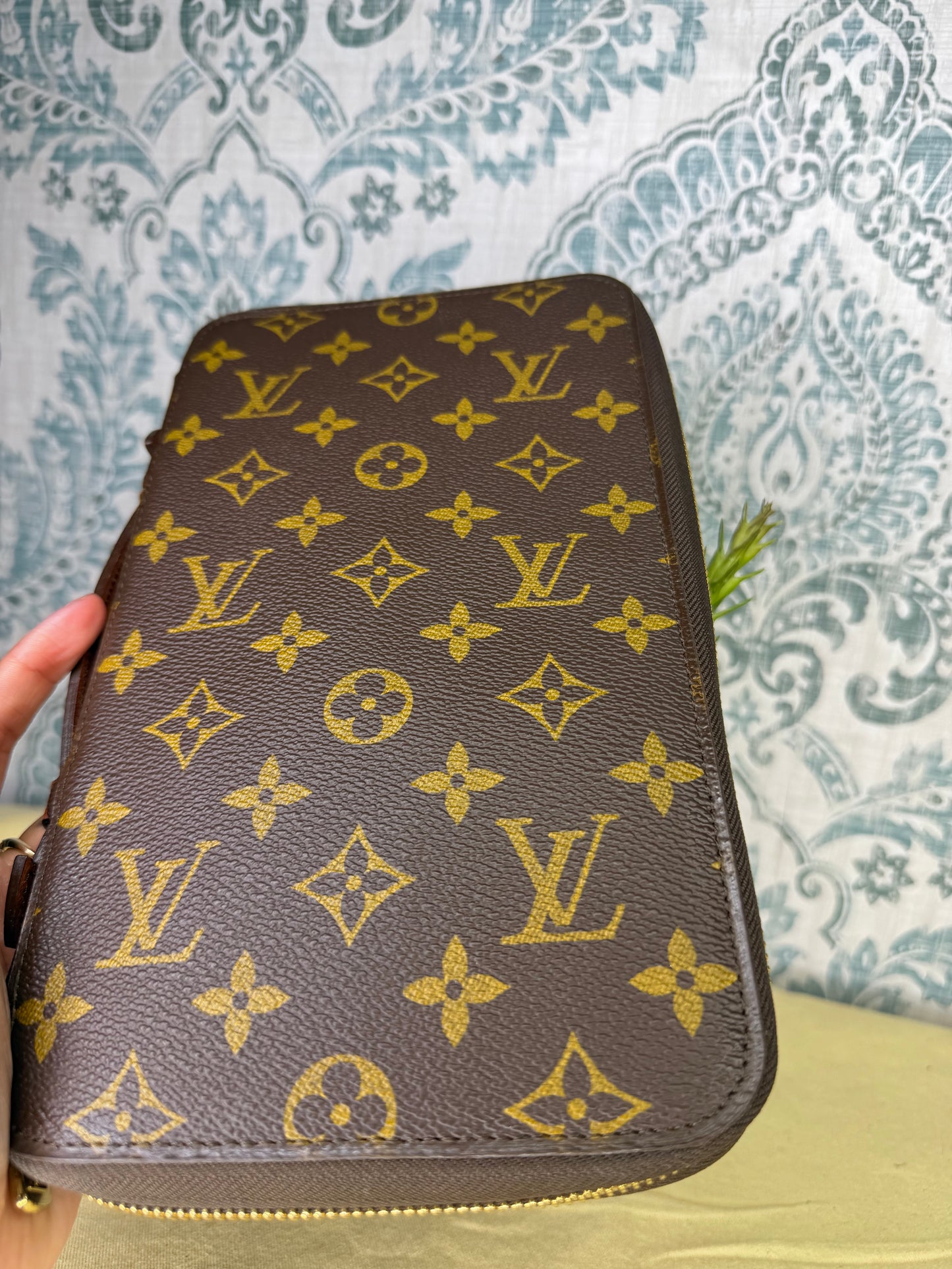 Louis Vuitton Escapade Travel Organizer Wallet