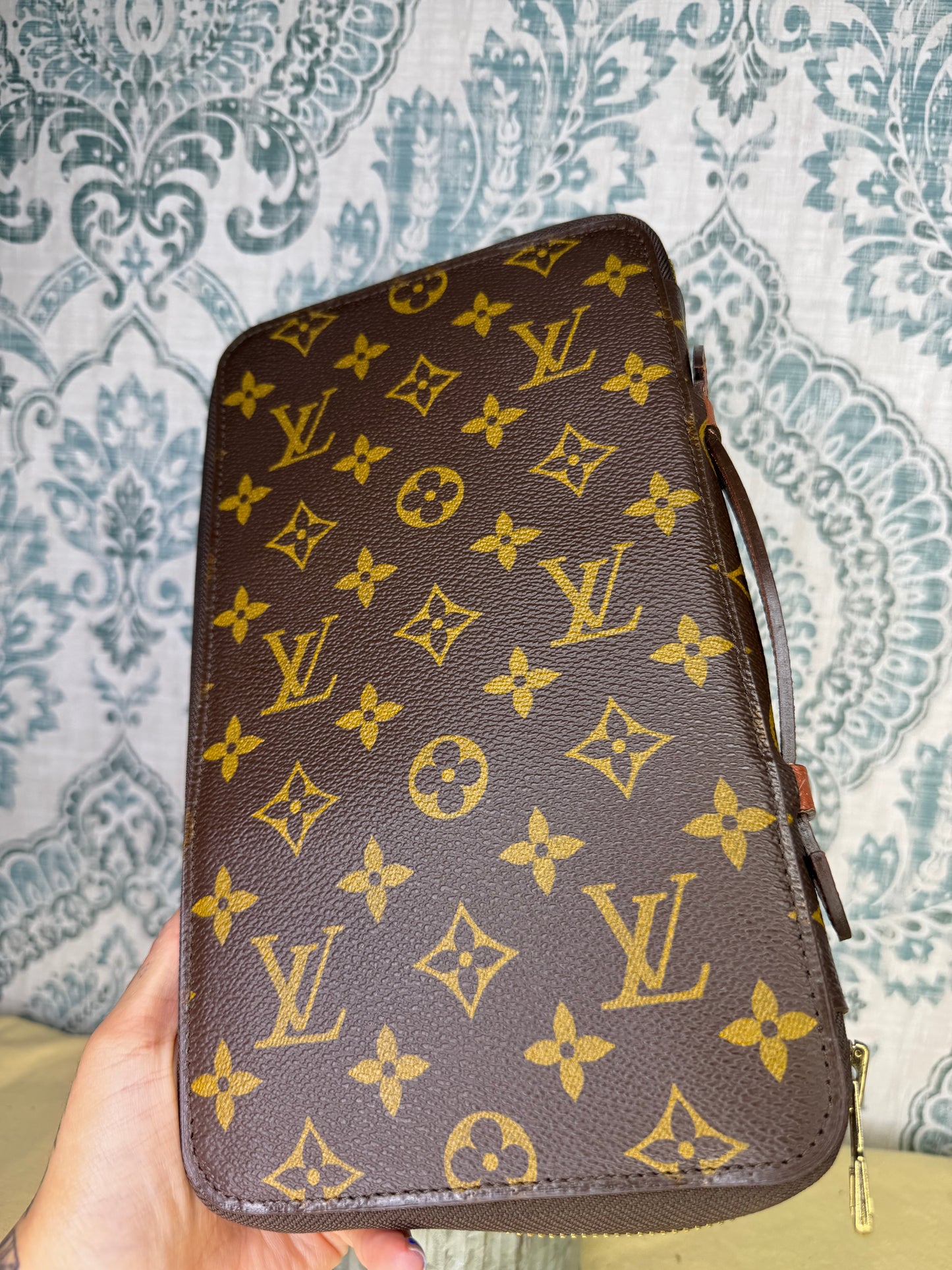Louis Vuitton Escapade Travel Organizer Wallet