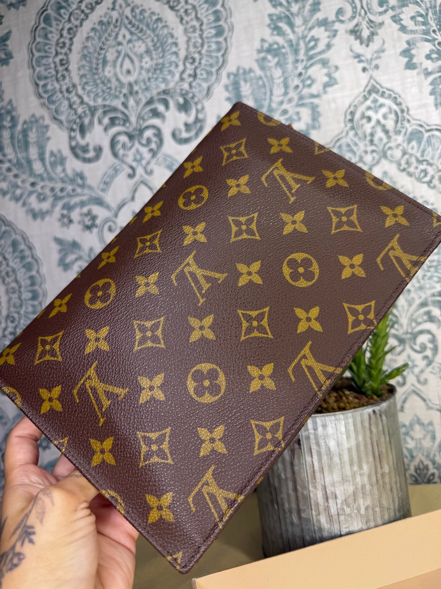 Louis Vuitton Pochette Rabat Clutch 23