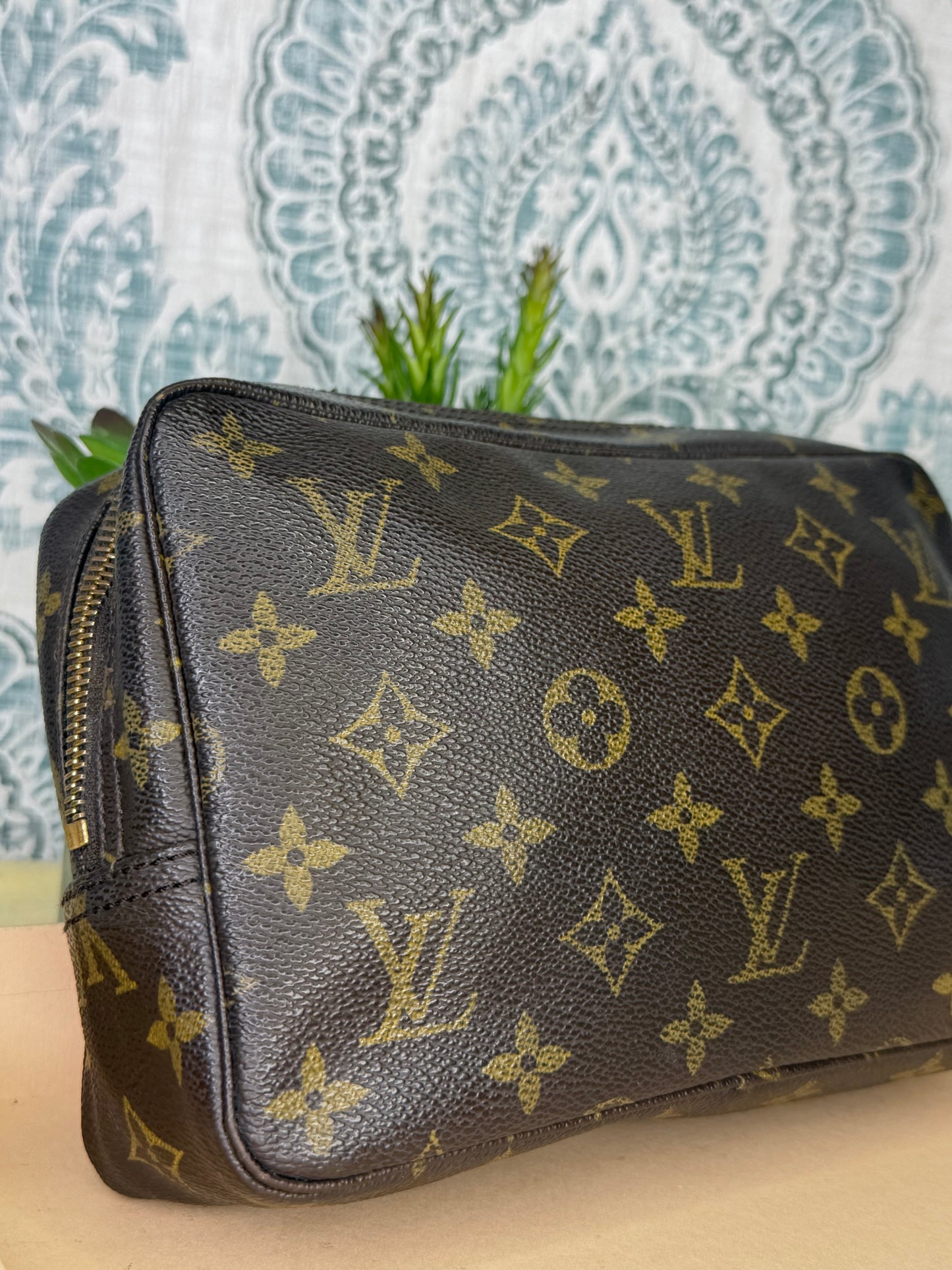 Louis Vuitton Trousse 23