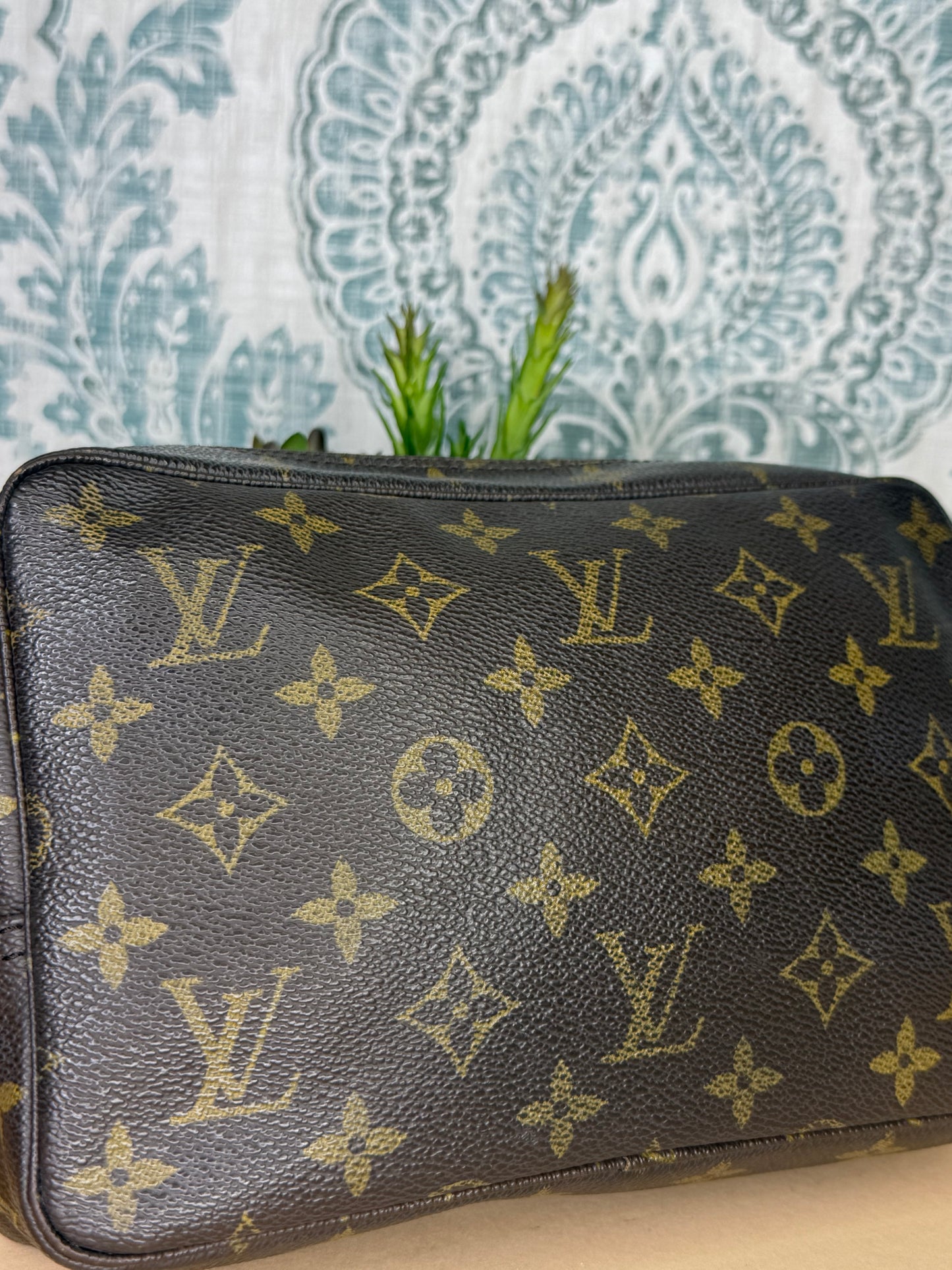 Louis Vuitton Trousse 23