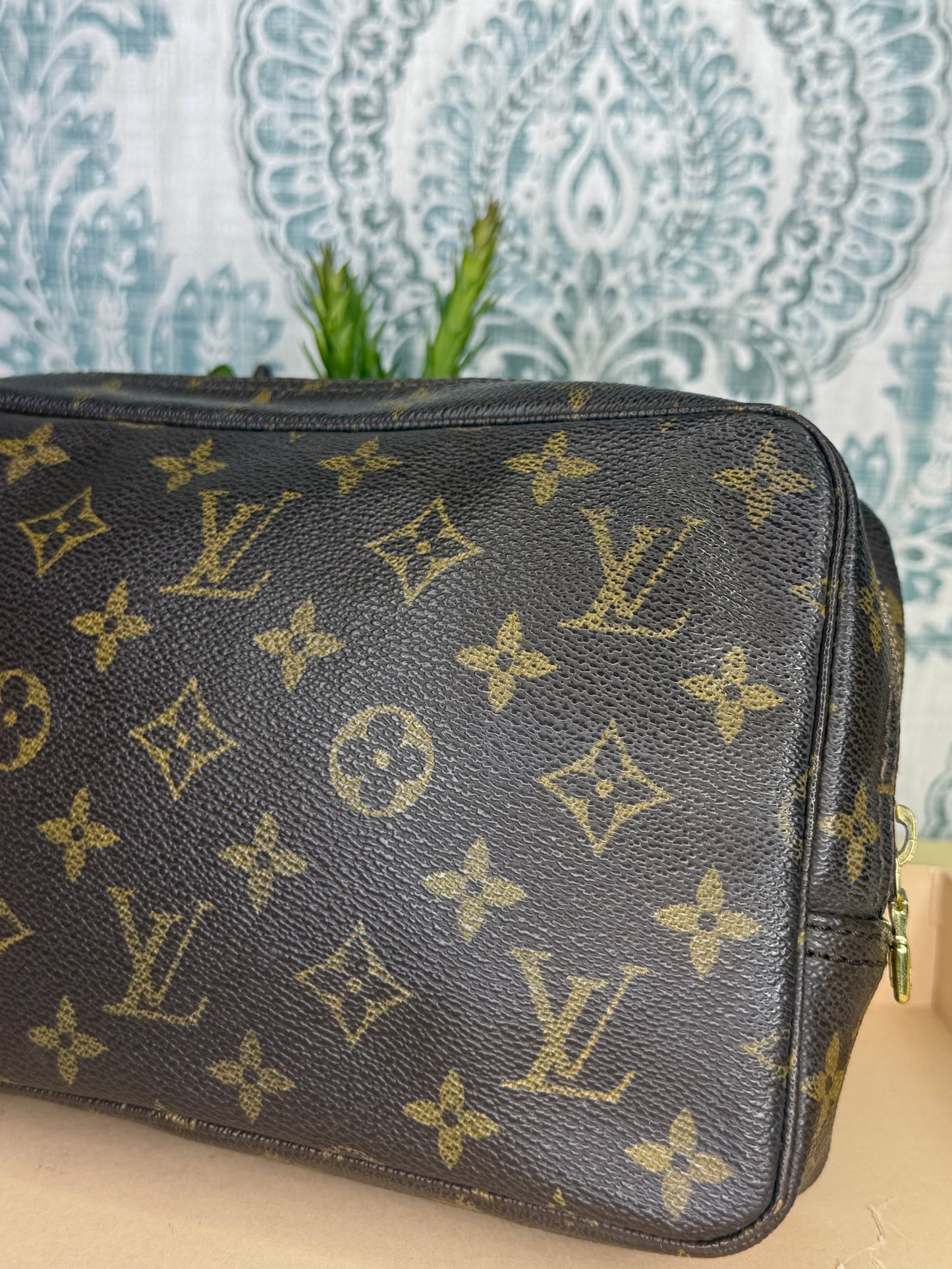 Louis Vuitton Trousse 23