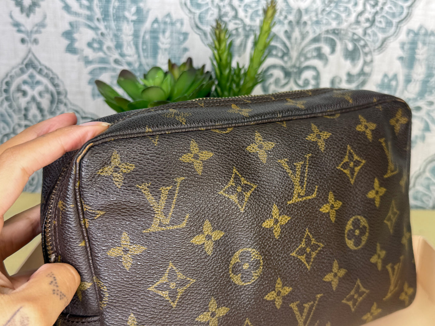 Louis Vuitton Trousse 23