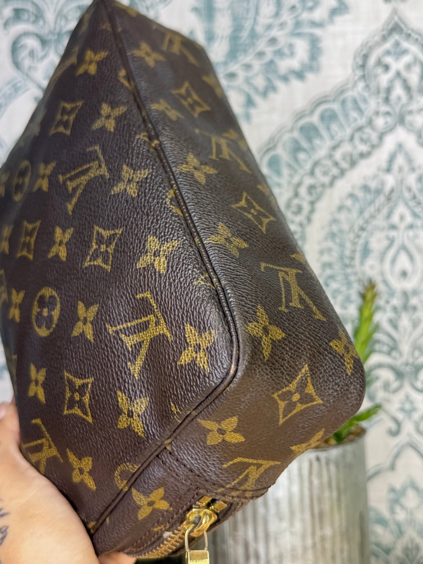 Louis Vuitton Trousse 23