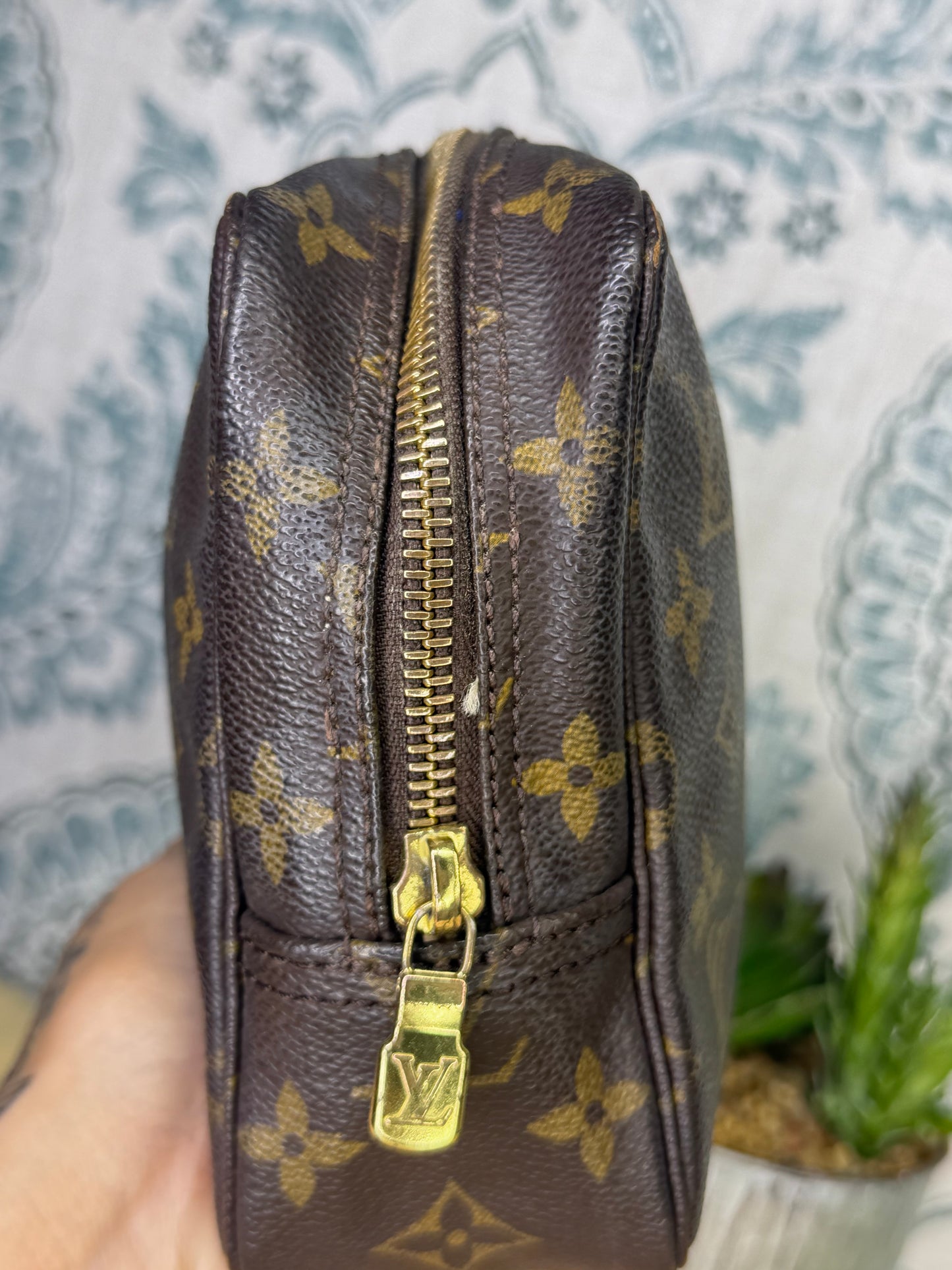 Louis Vuitton Trousse 23