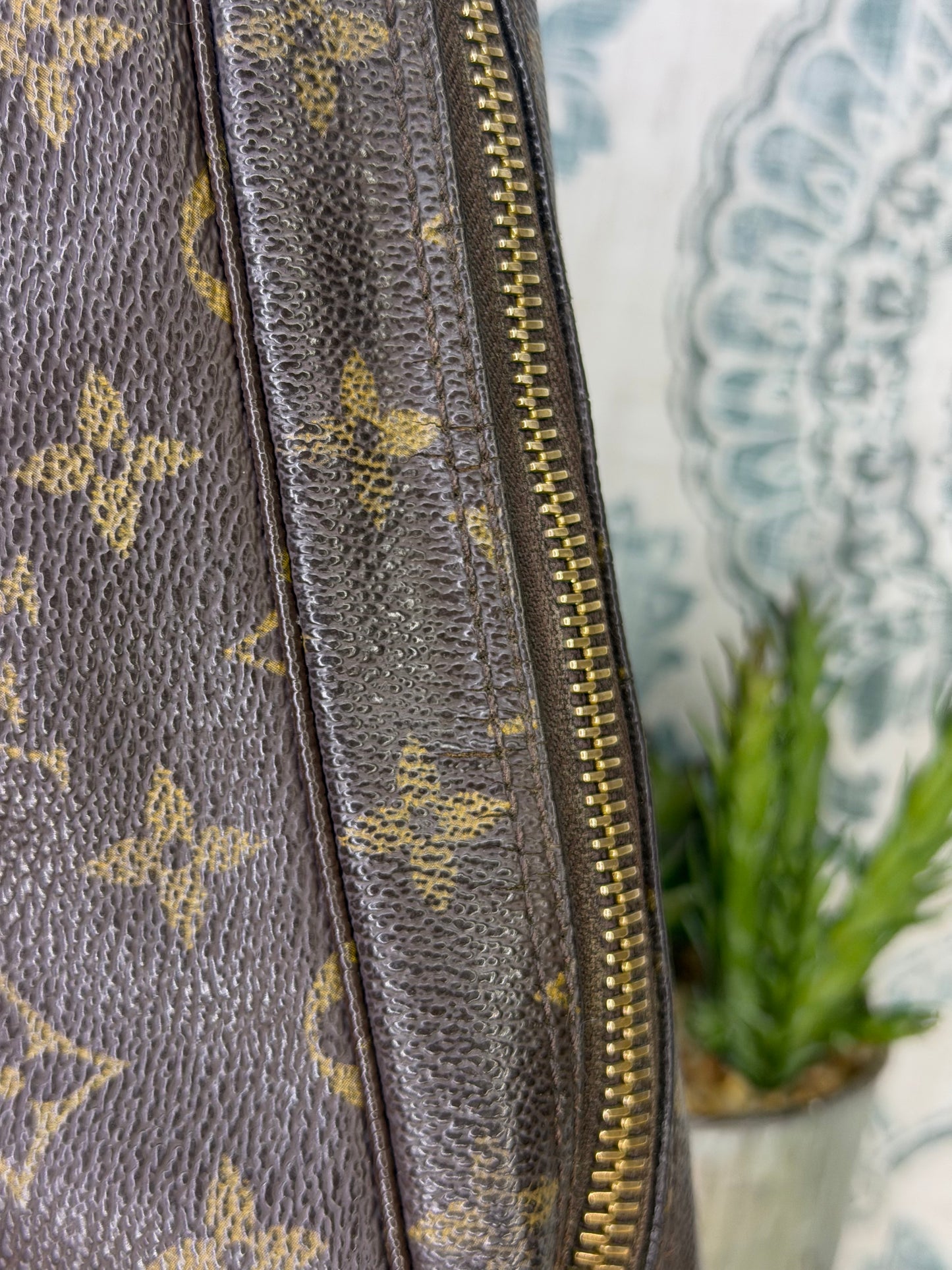 Louis Vuitton Trousse 23