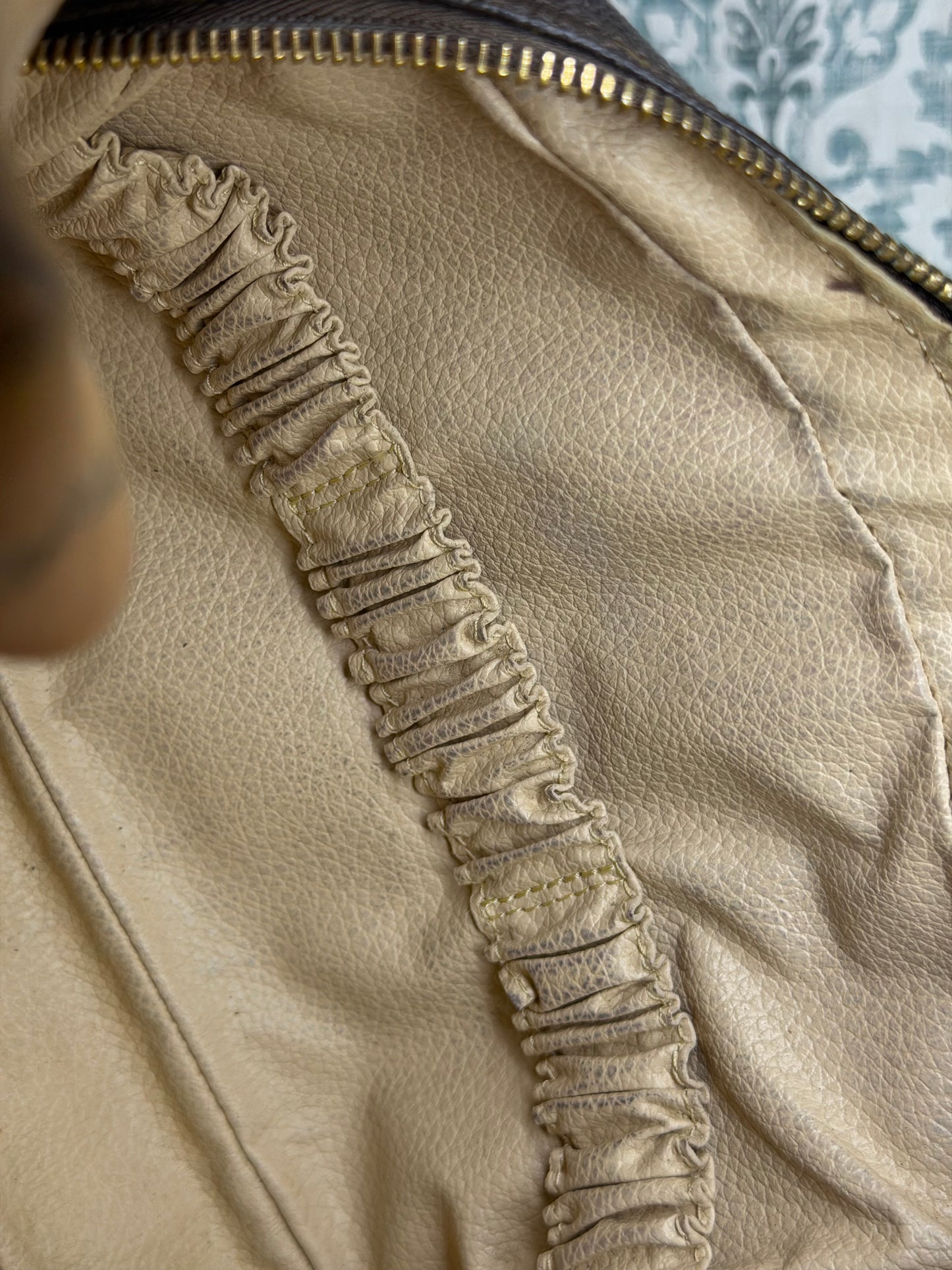 Louis Vuitton Trousse 23