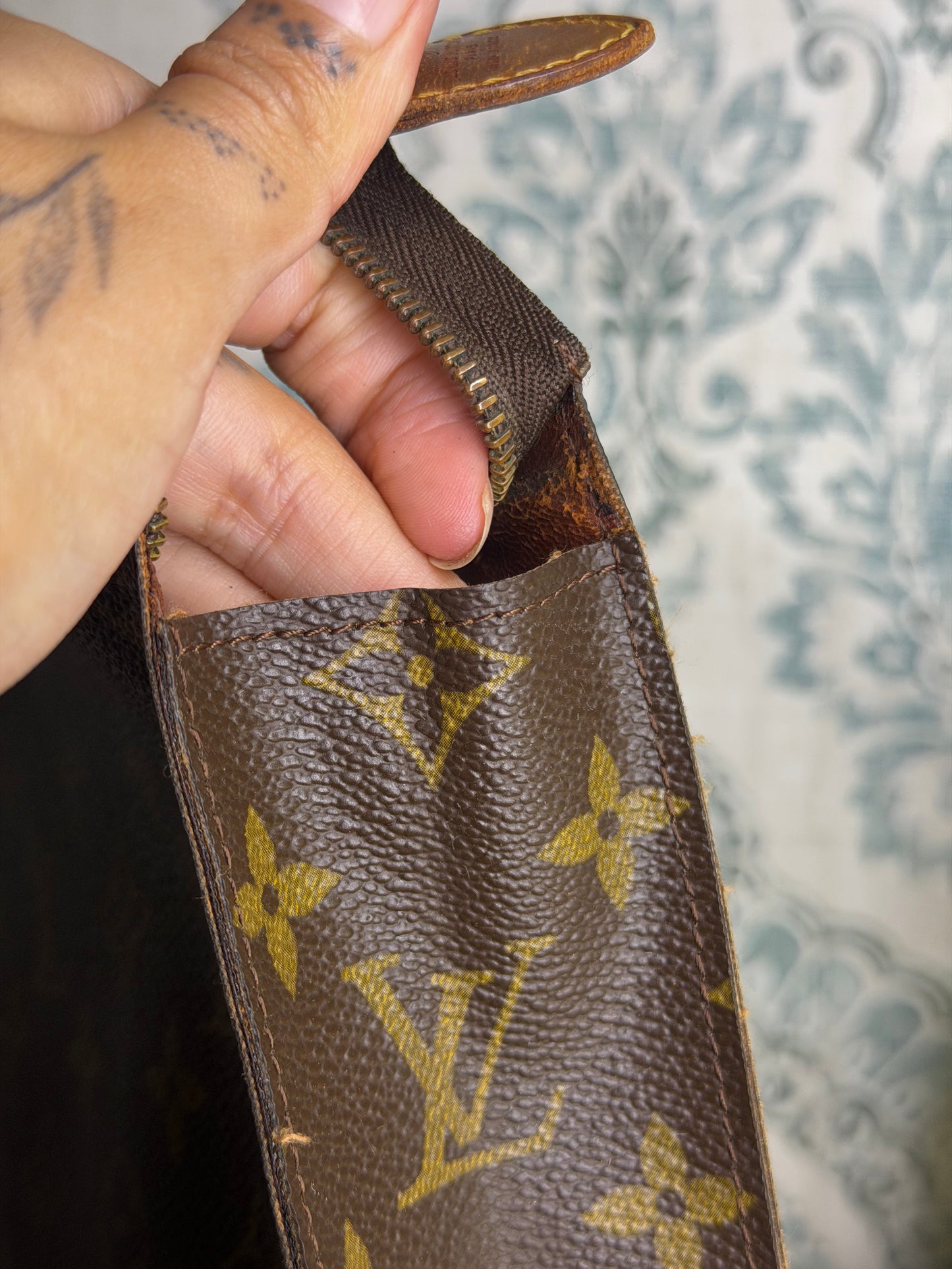 Louis Vuitton Monogram Toiletry 26