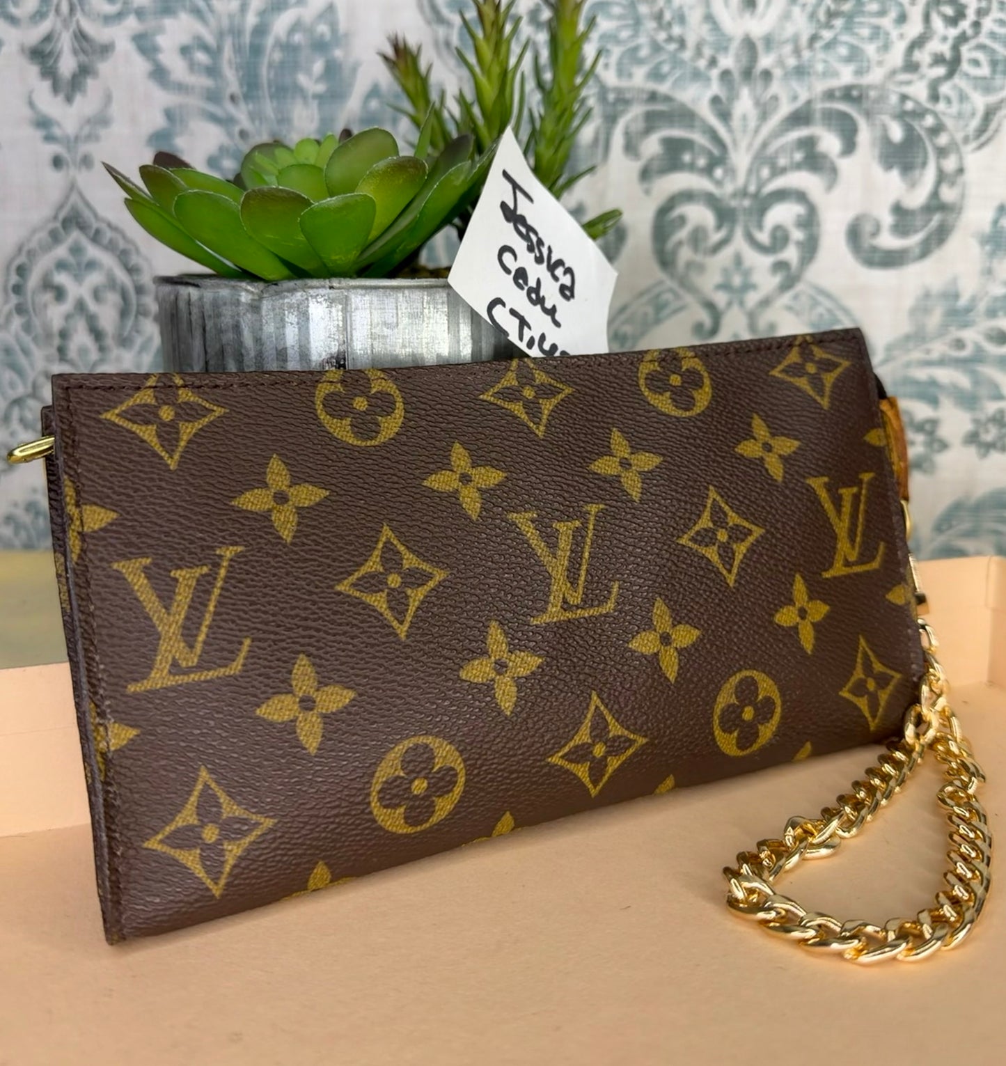 Louis Vuitton Monogram Bucket GM Pochette