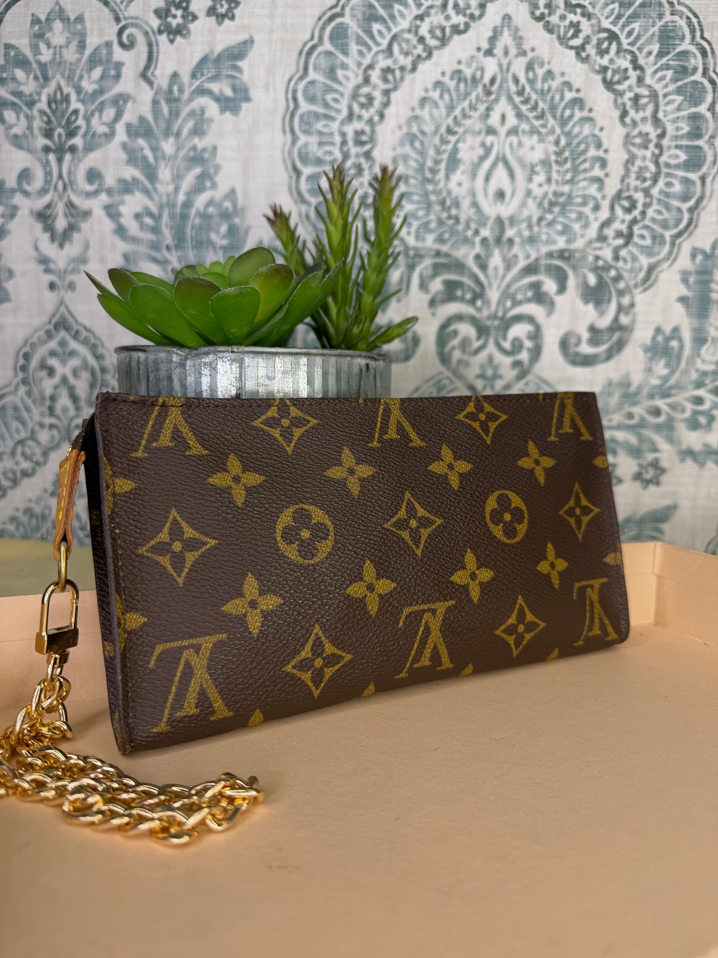 Louis Vuitton Monogram Bucket GM Pochette