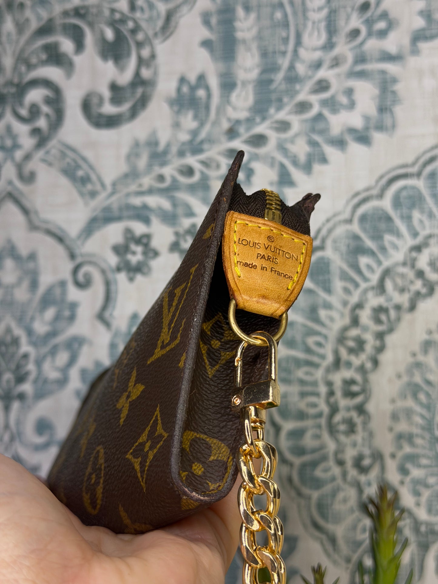 Louis Vuitton Monogram Bucket GM Pochette