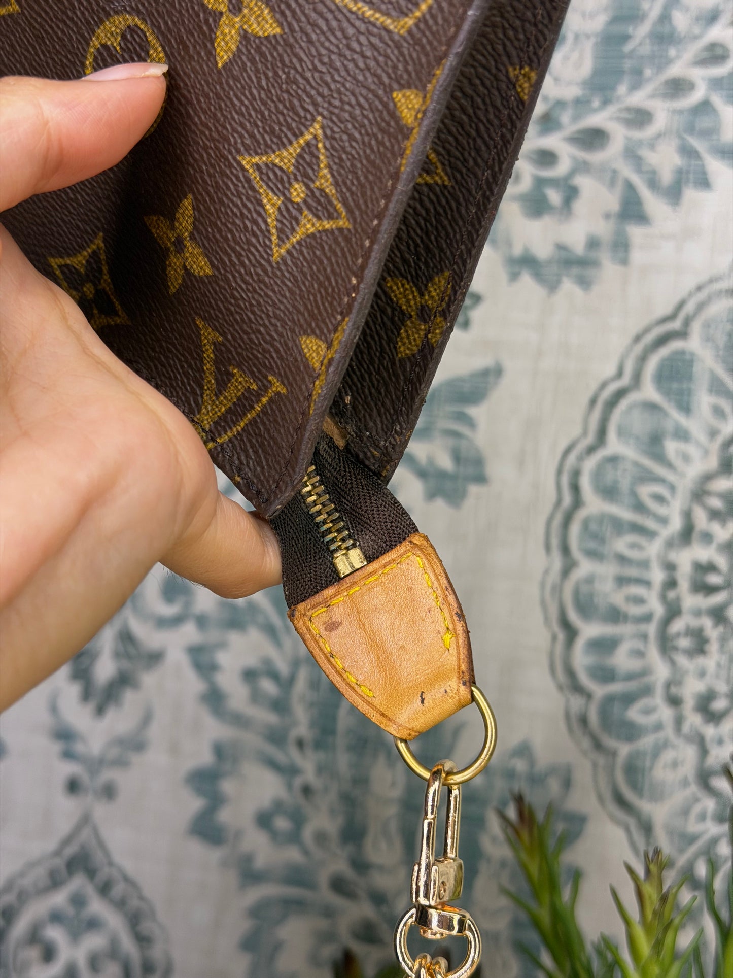 Louis Vuitton Monogram Bucket GM Pochette