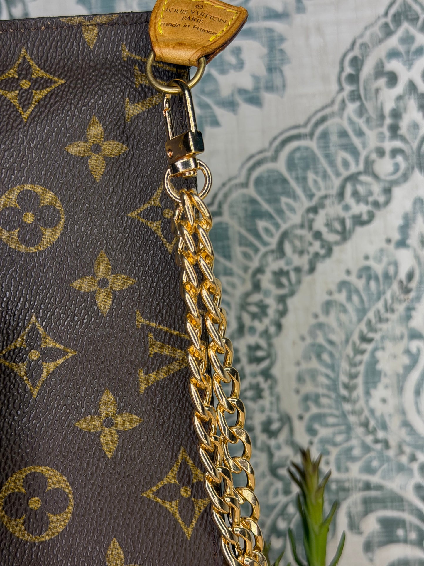 Louis Vuitton Monogram Bucket GM Pochette