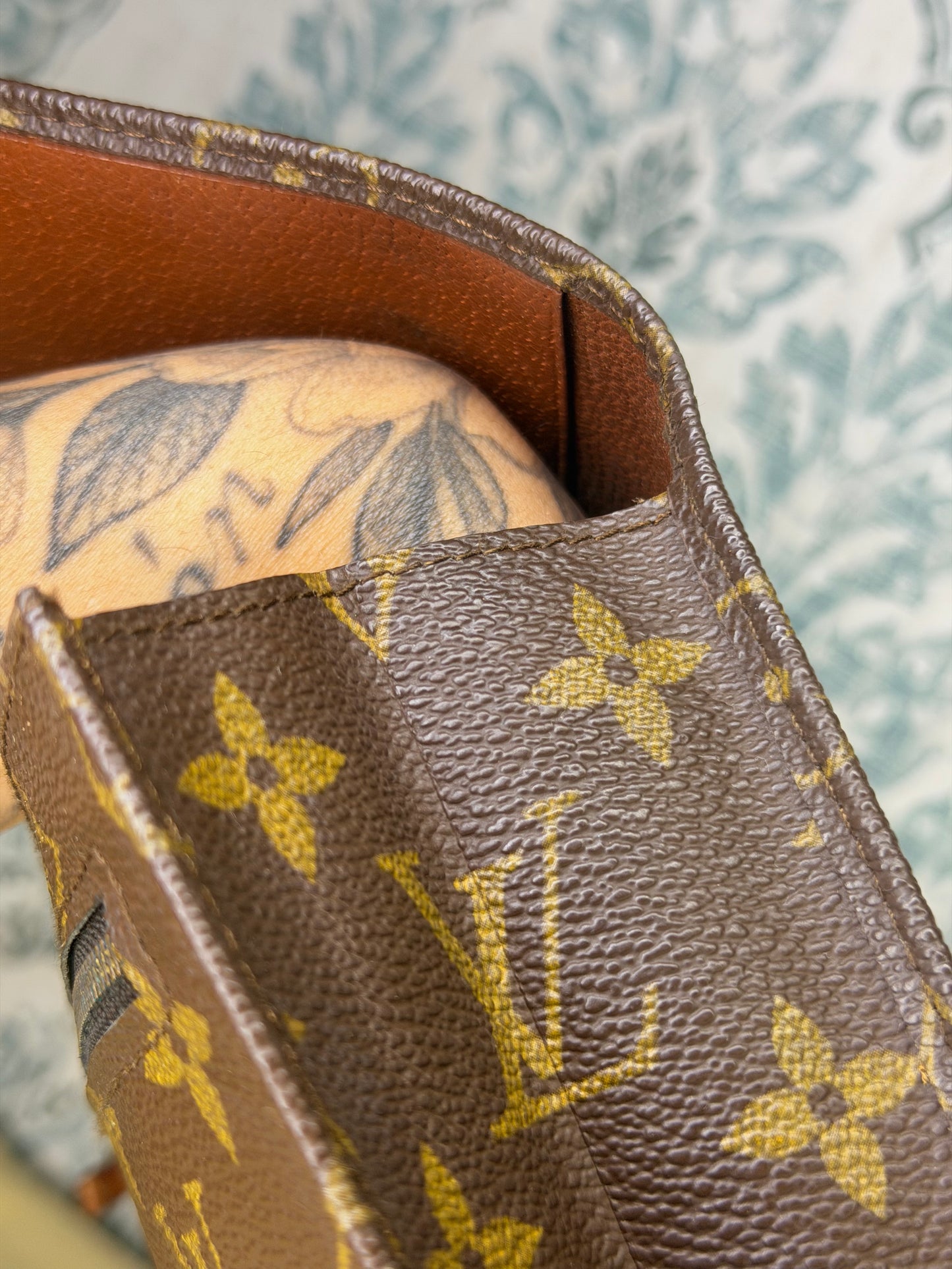 Louis Vuitton Pochette Rabat Clutch 23