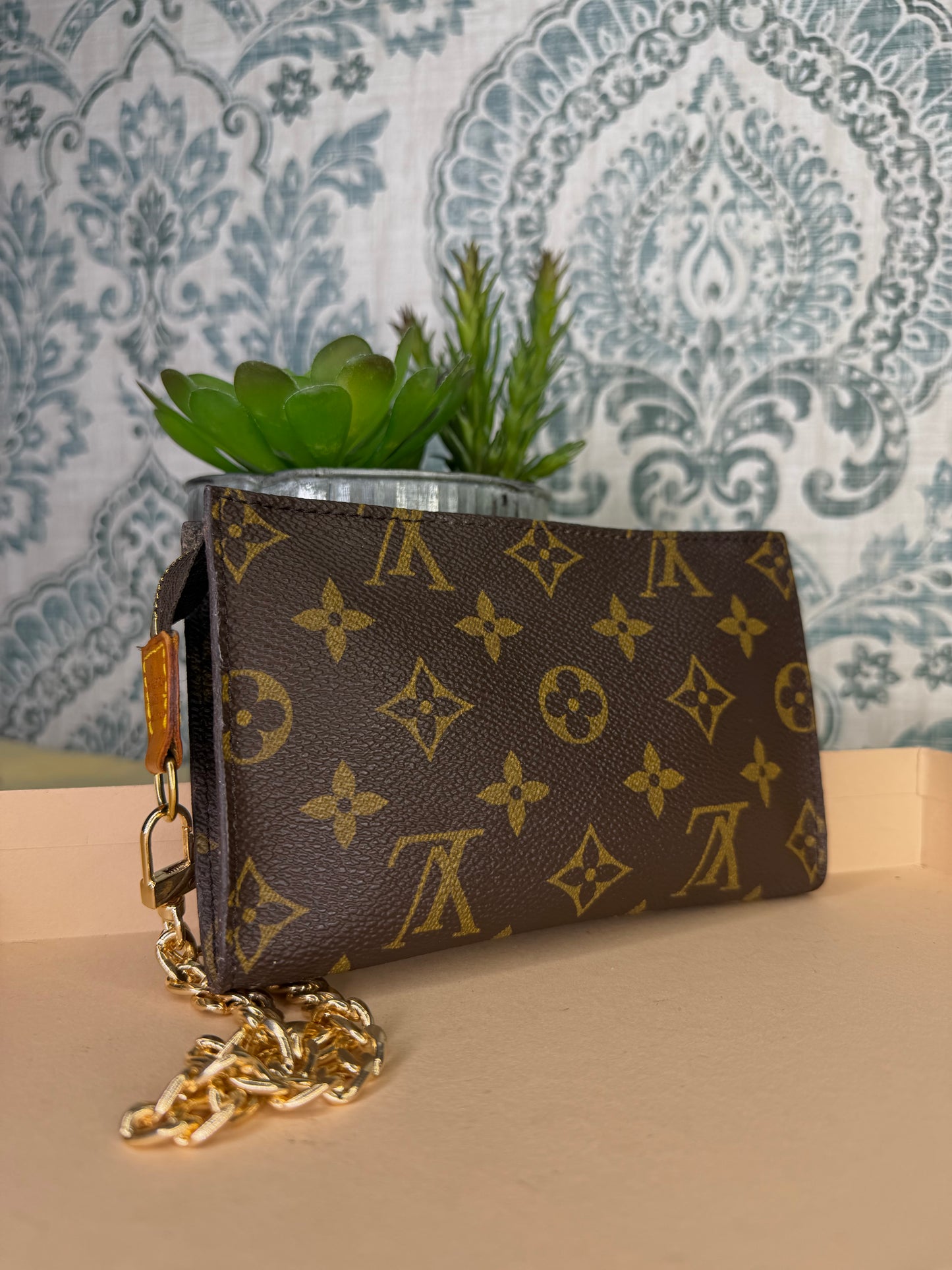 Louis Vuitton Monogram Bucket PM Pochette