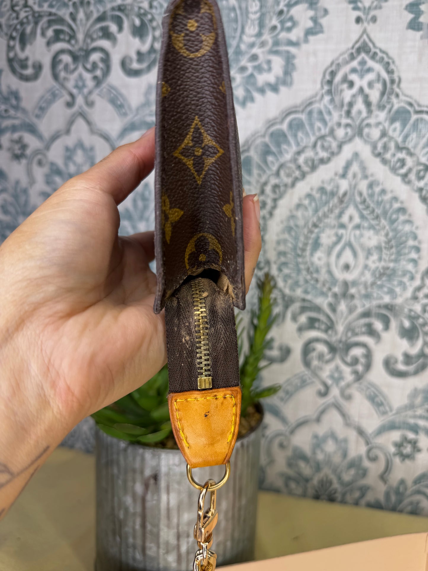 Louis Vuitton Monogram Bucket PM Pochette