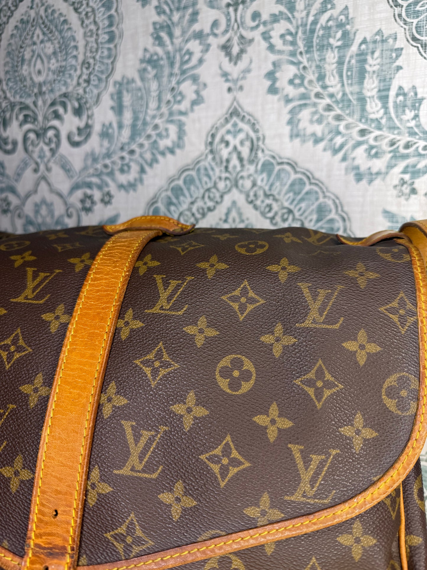 Louis Vuitton Saumur 35