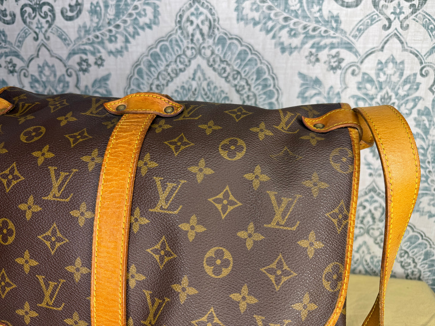 Louis Vuitton Saumur 35