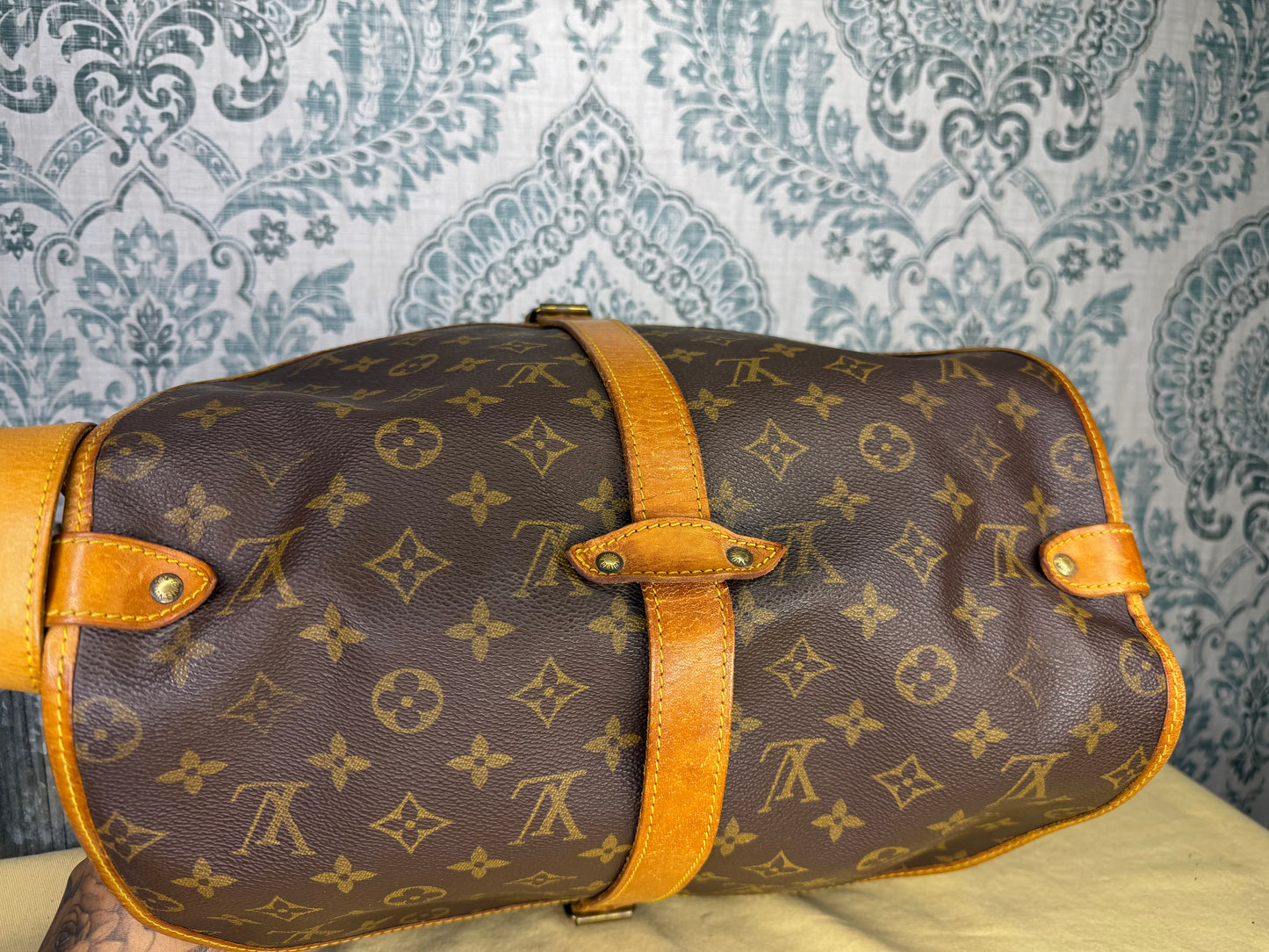Louis Vuitton Saumur 35