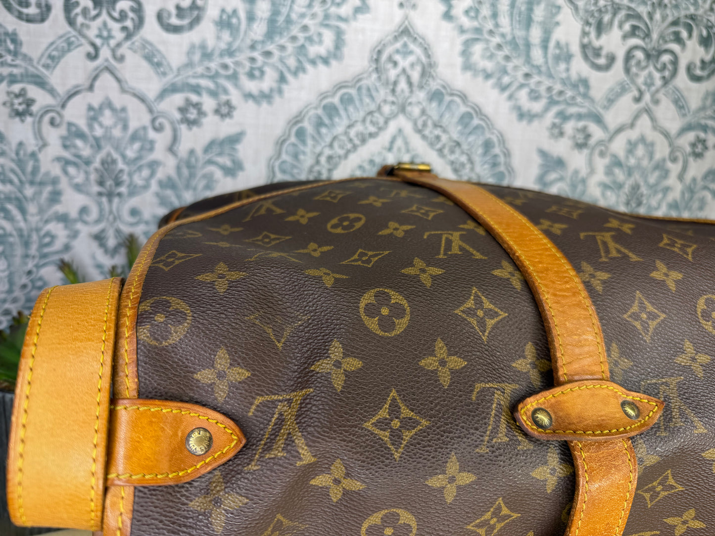 Louis Vuitton Saumur 35