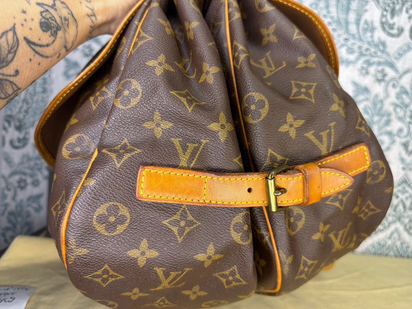 Louis Vuitton Saumur 35