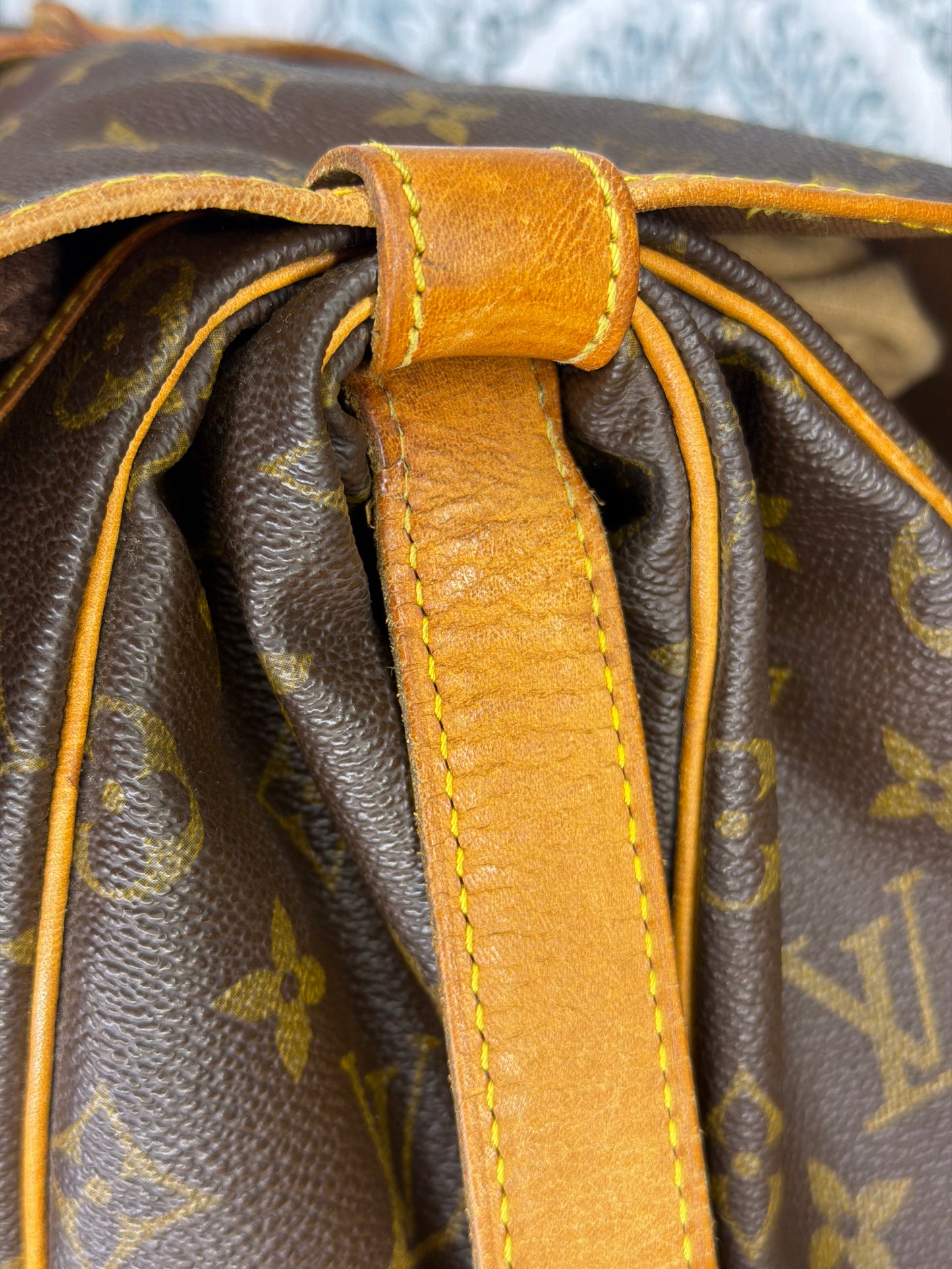 Louis Vuitton Saumur 35