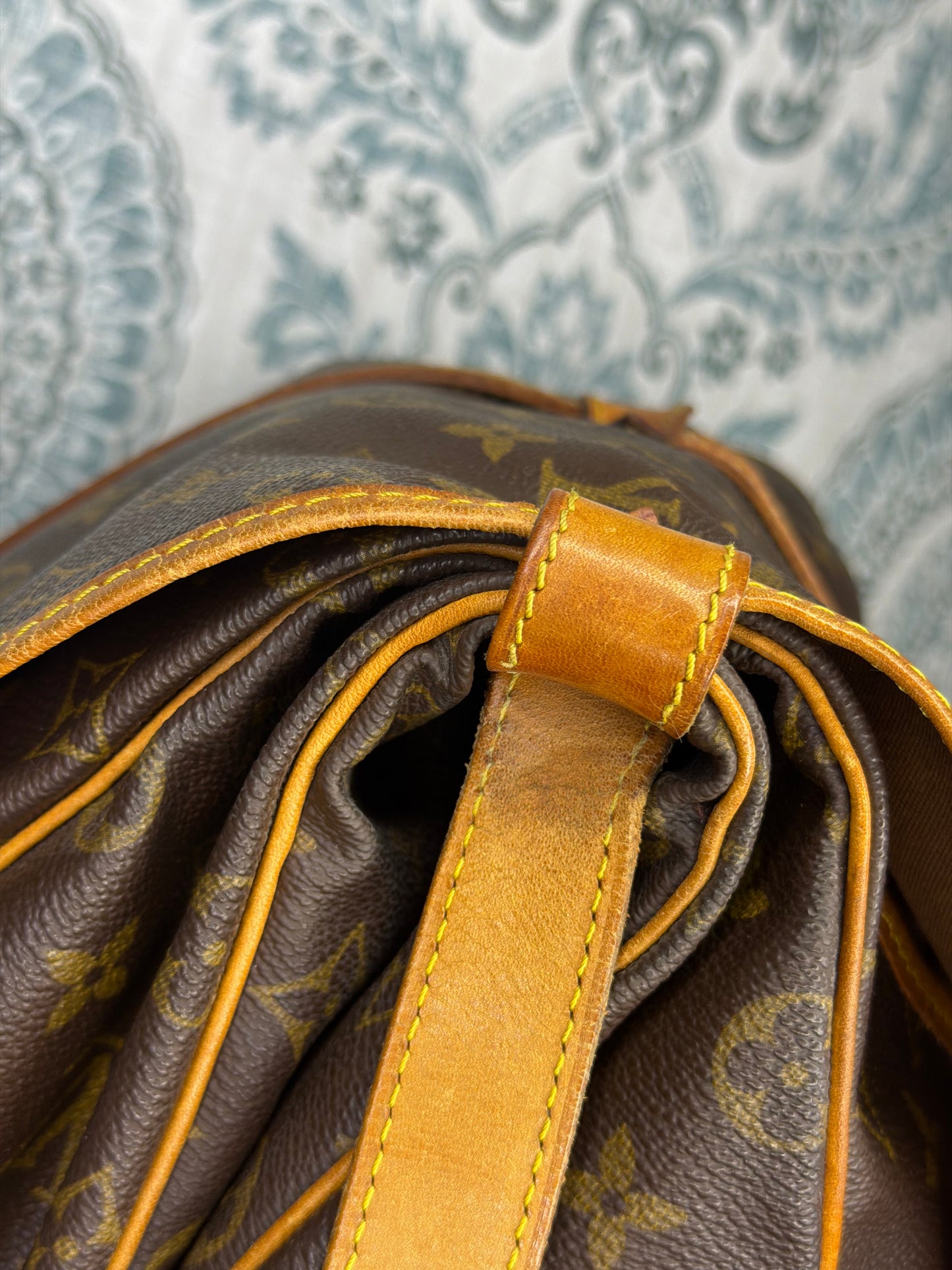 Louis Vuitton Saumur 35