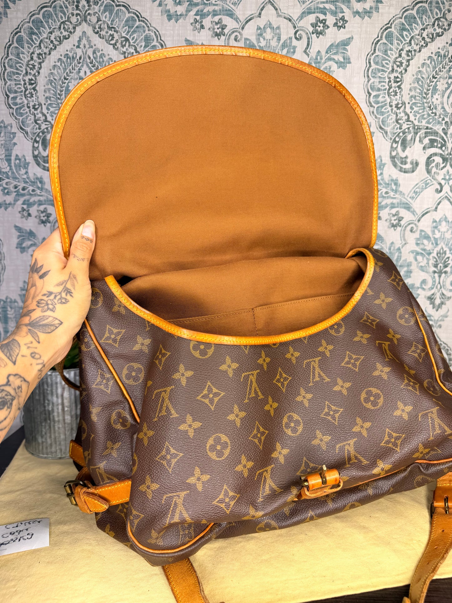 Louis Vuitton Saumur 35