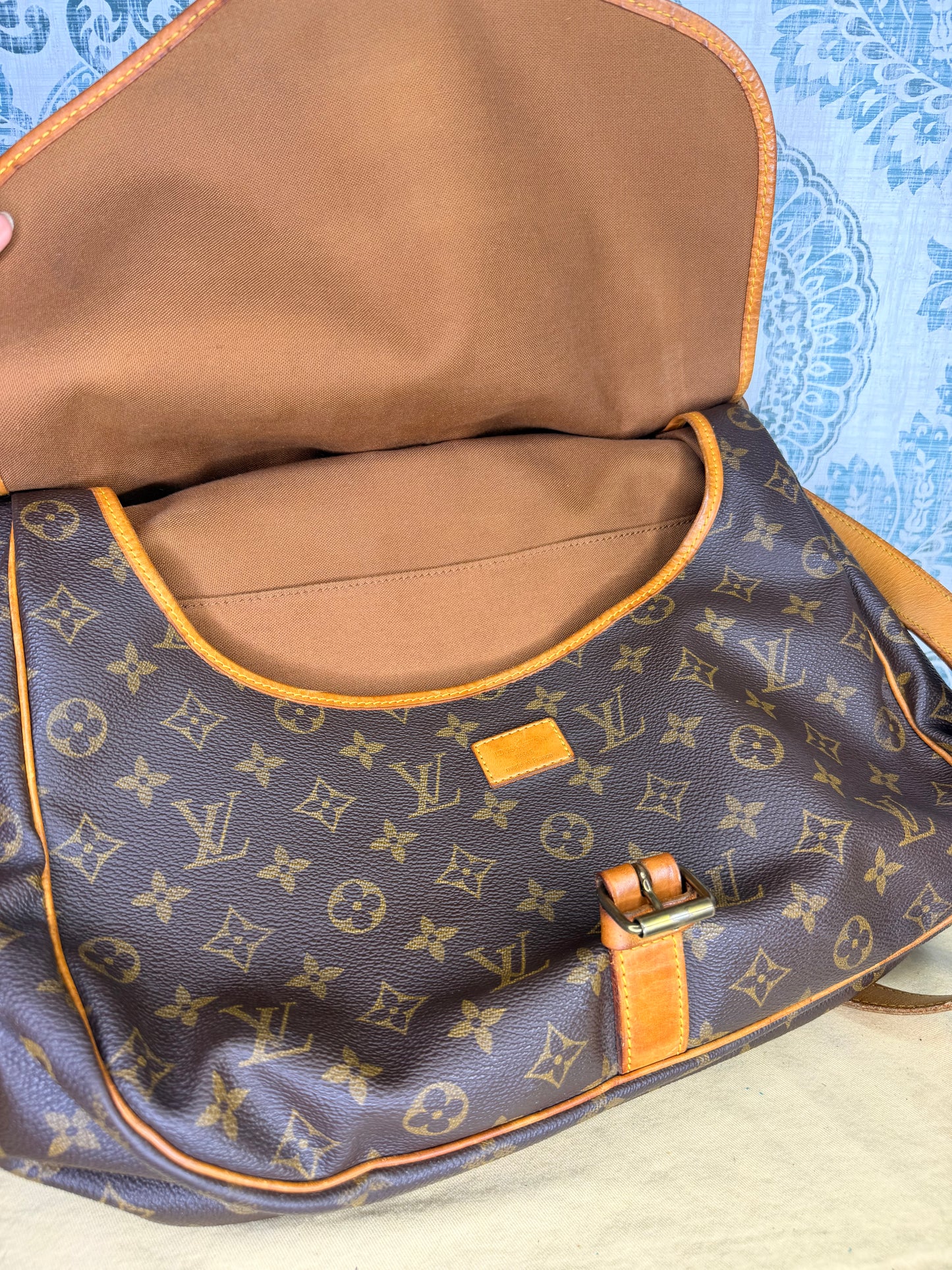 Louis Vuitton Saumur 35
