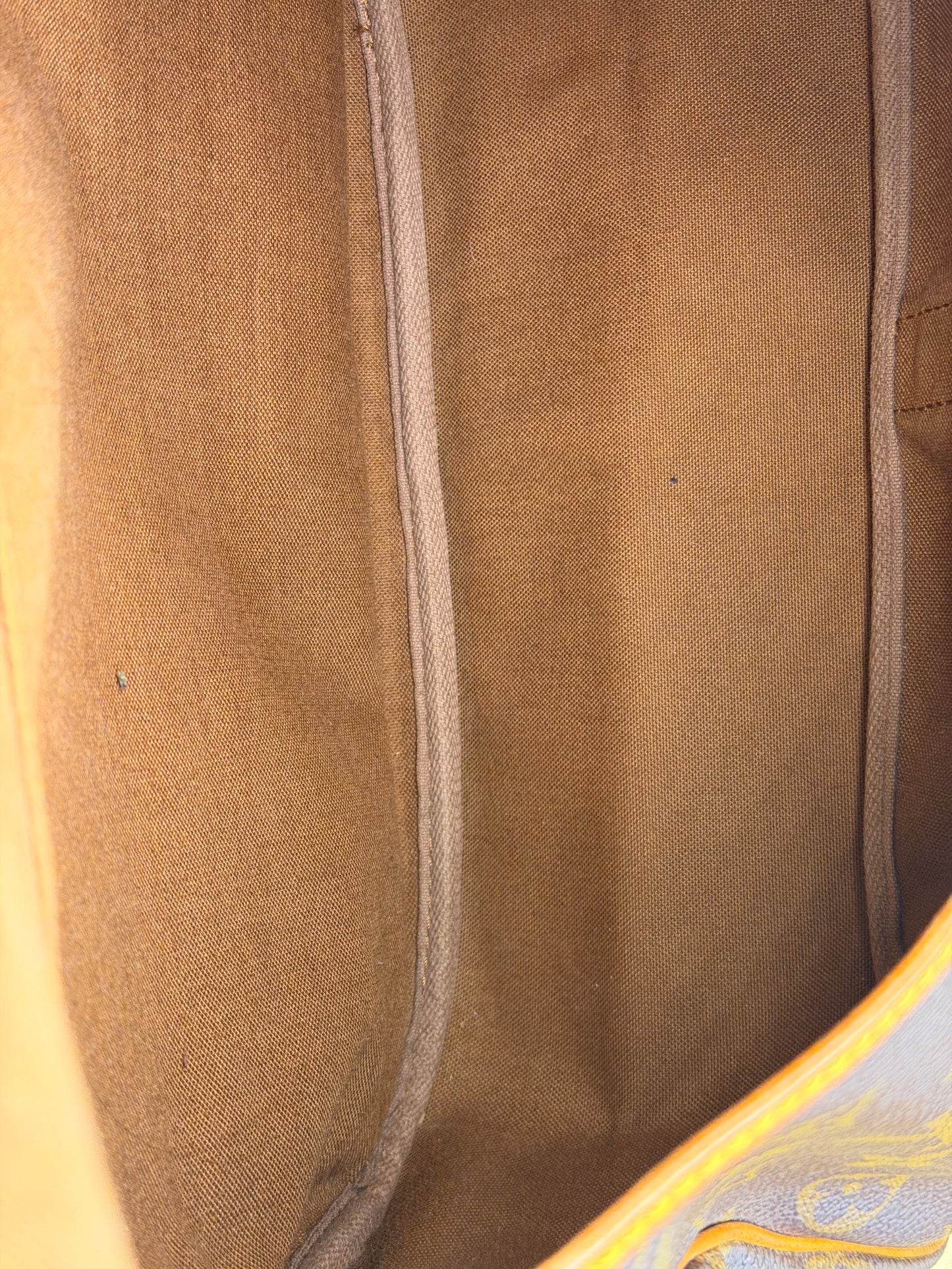 Louis Vuitton Saumur 35