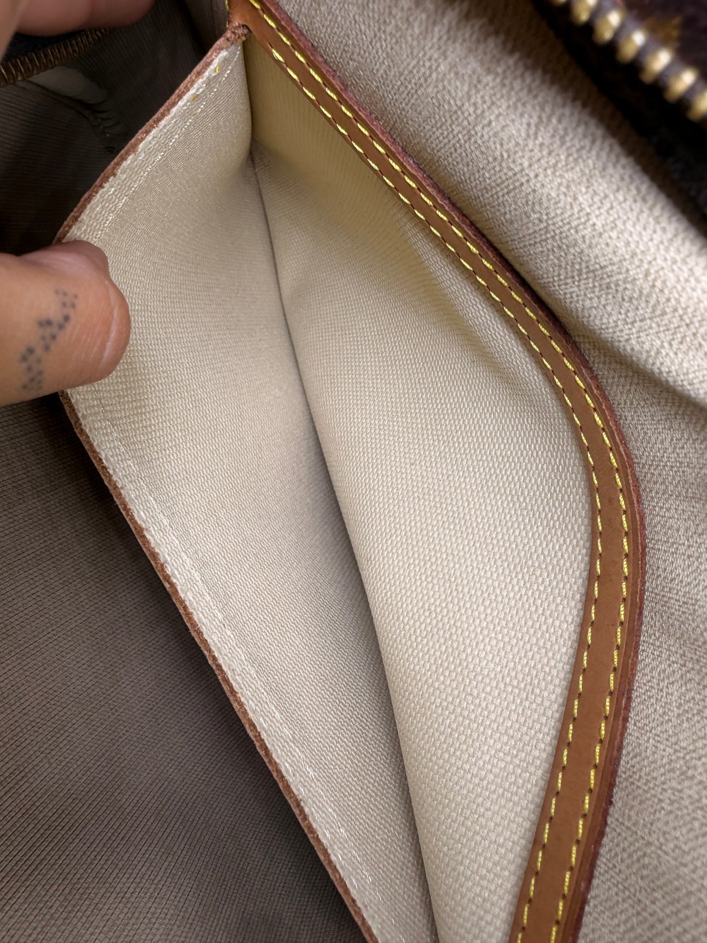 Louis Vuitton Reporter PM