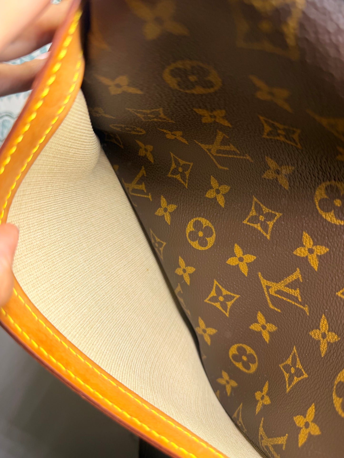 Louis Vuitton Reporter PM